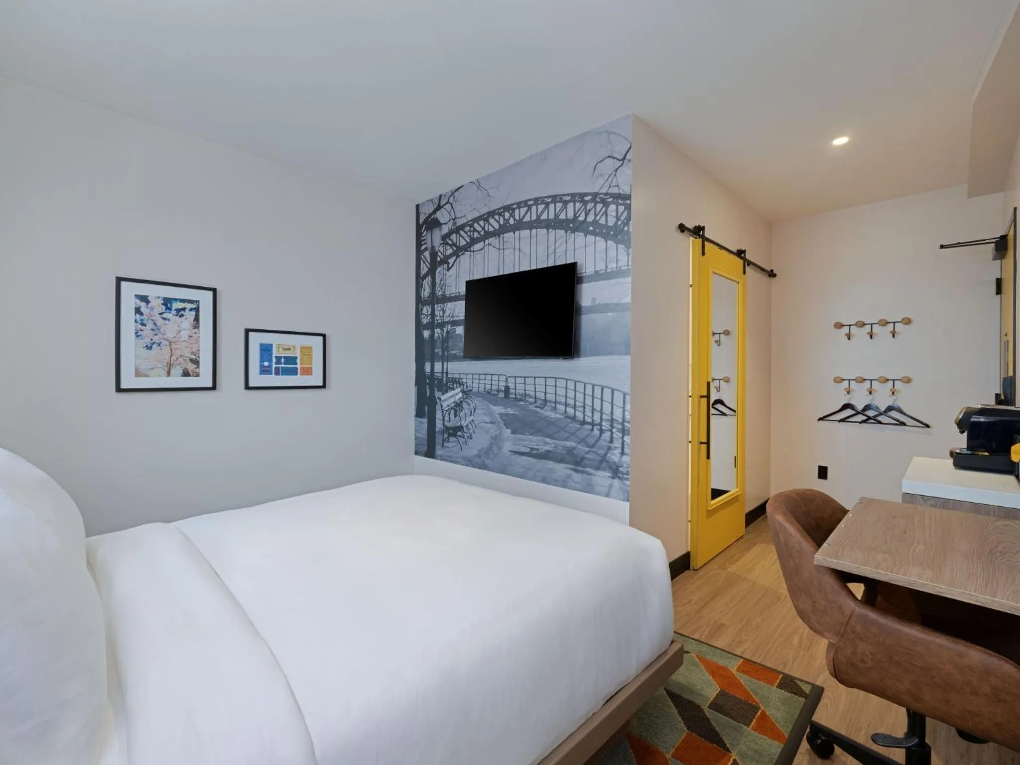 Photo of the whole room, Bed in voco Astoria by IHG