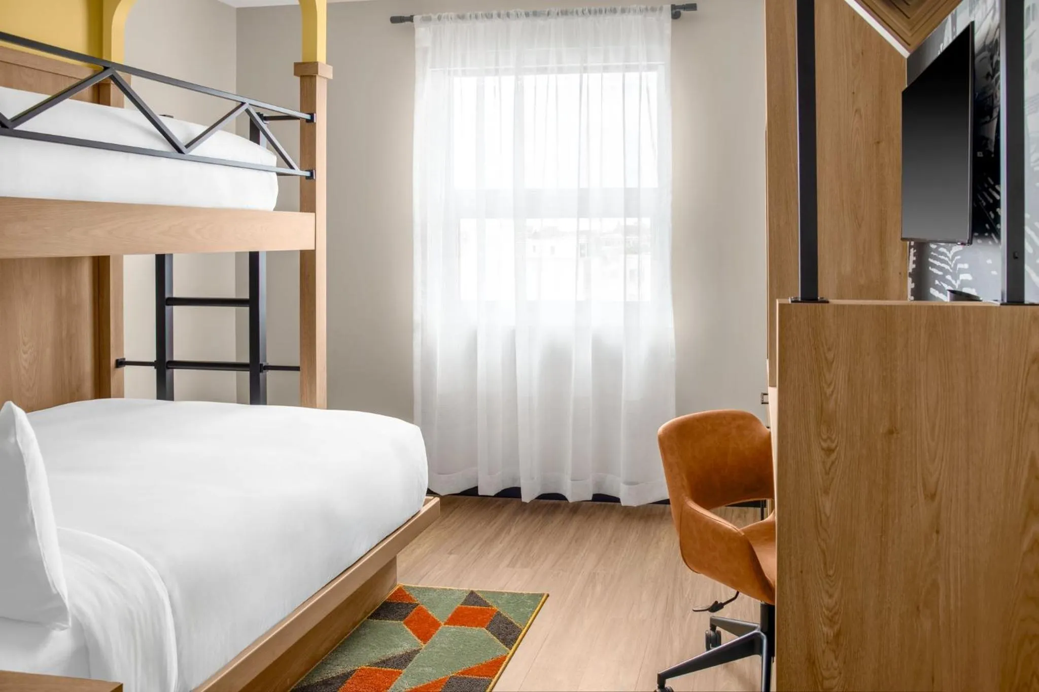 Photo of the whole room, Bed in voco Astoria by IHG