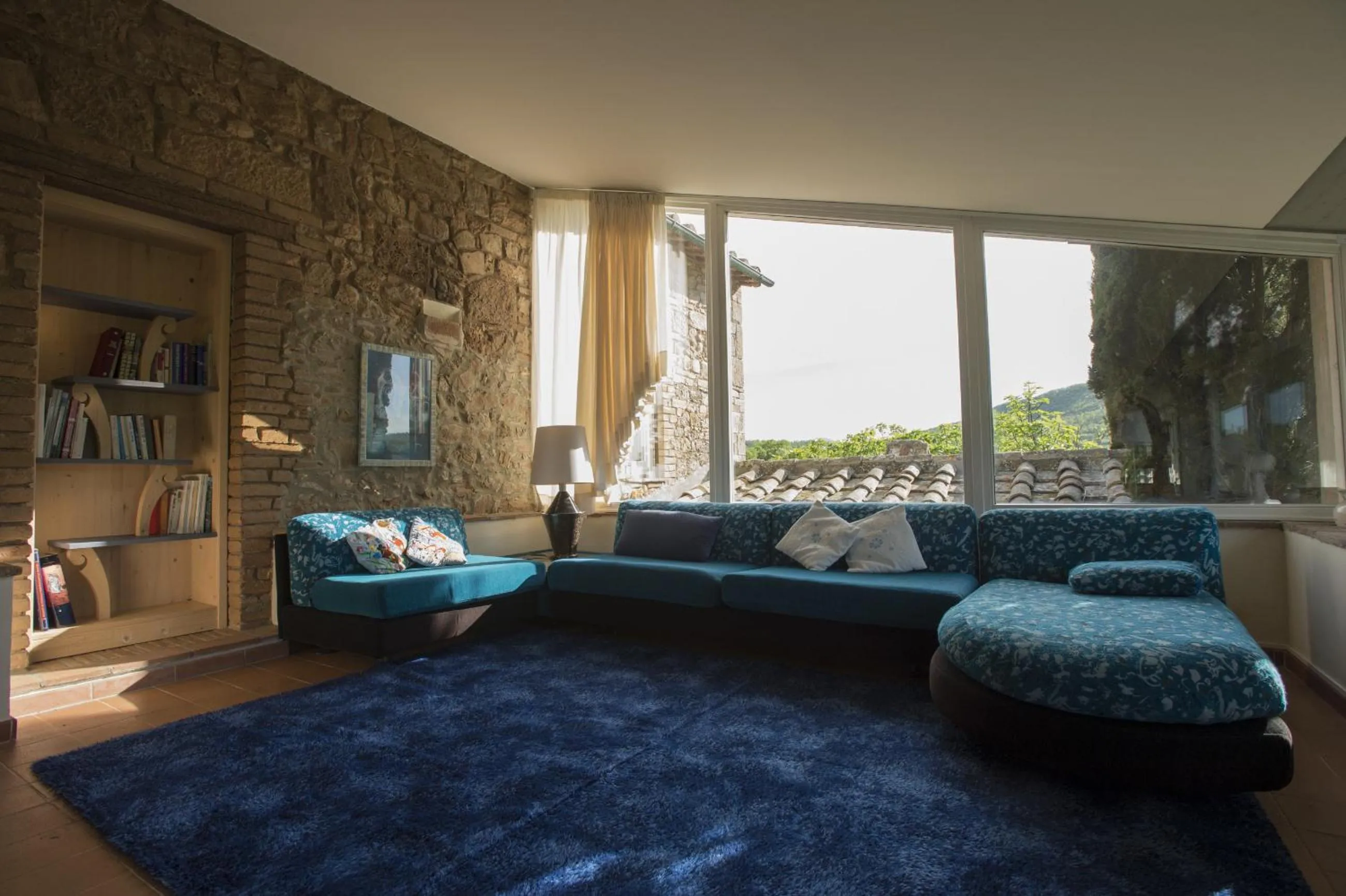 Library in La Vittoria 10 – La Soglia della Val d’Orcia