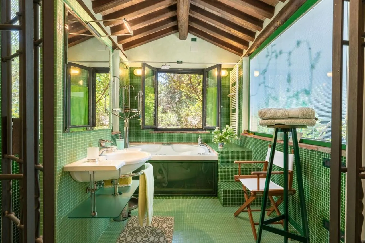 Bathroom in La Vittoria 10 – La Soglia della Val d’Orcia