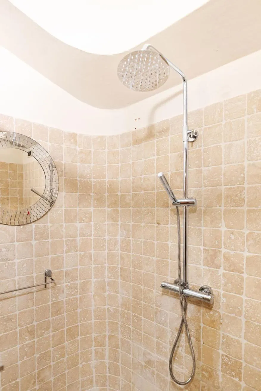 Shower in La Vittoria 10 – La Soglia della Val d’Orcia