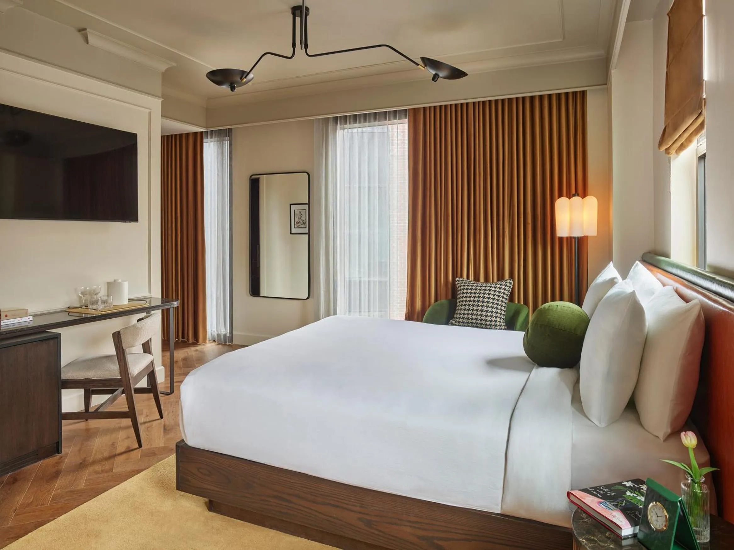 Bedroom, Bed in Sixty DC