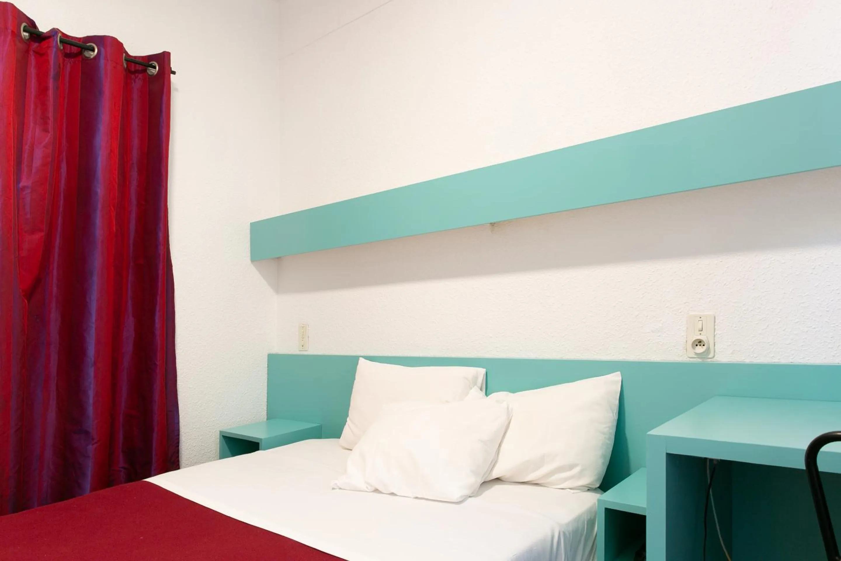 Bed in Hôtel De La Gare Nantes Station Hotel Nantes