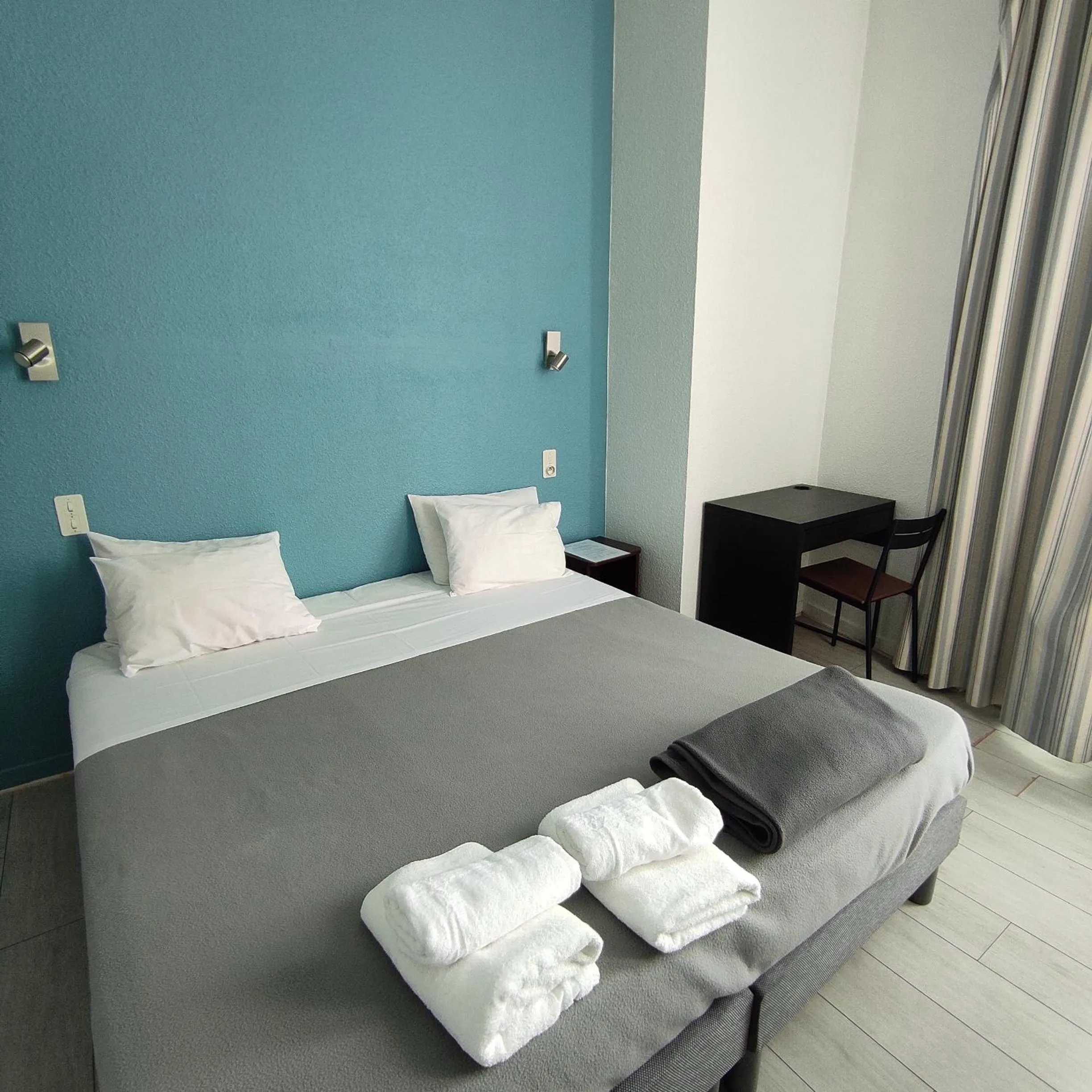 Bed in Hôtel De La Gare Nantes Station Hotel Nantes