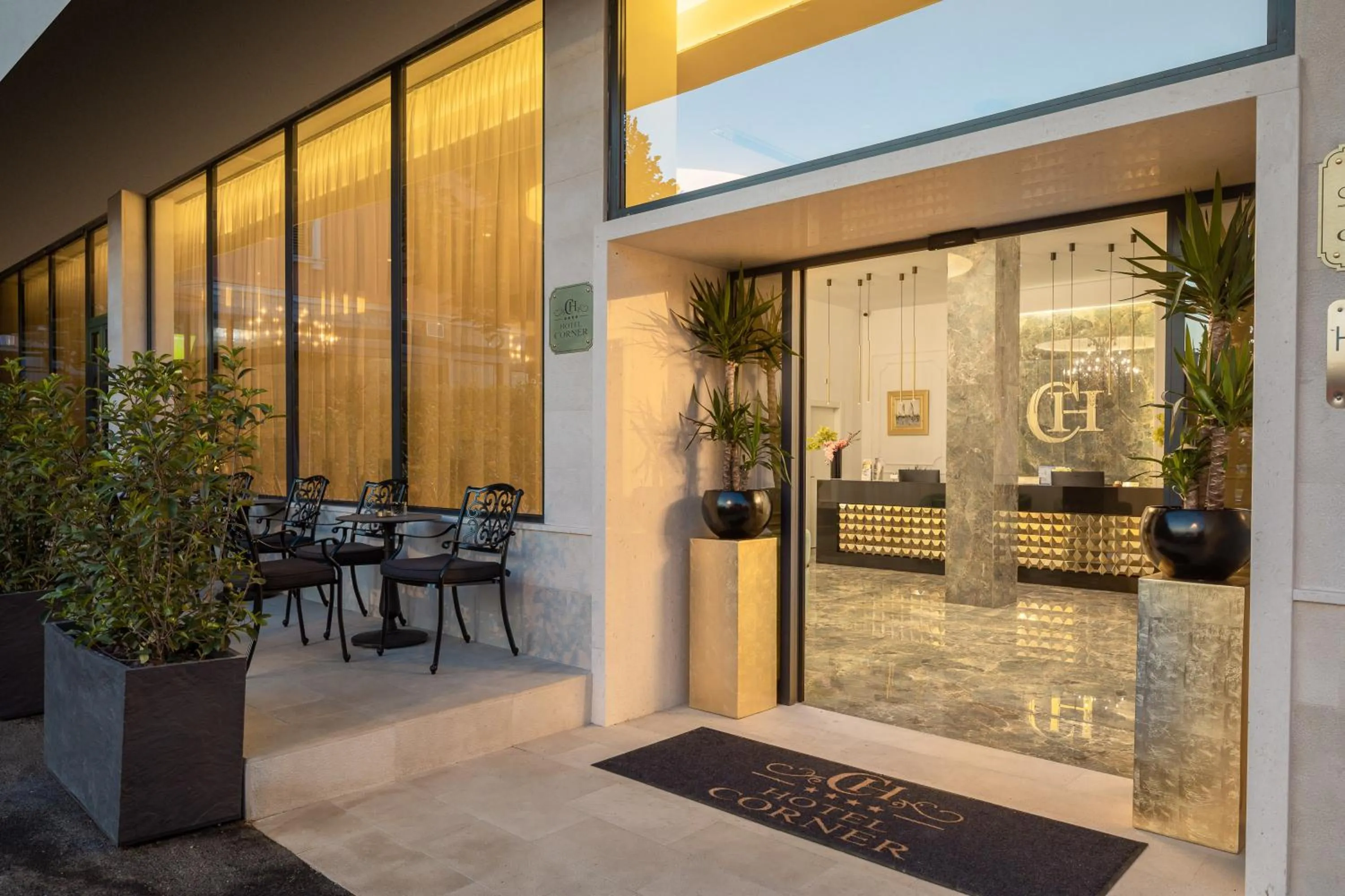 Patio in Hotel Corner