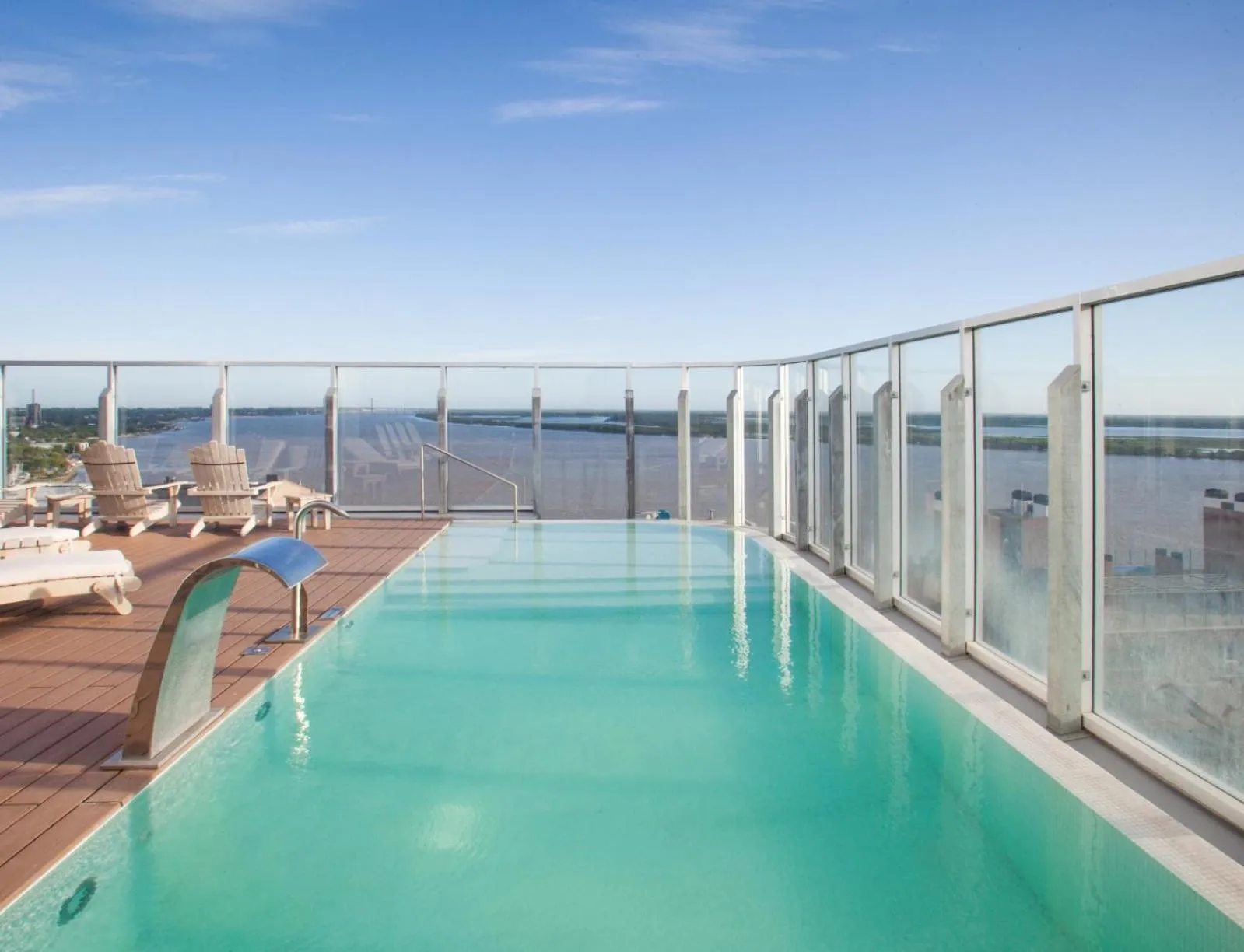 Swimming pool in Puerto Norte Design Hotel