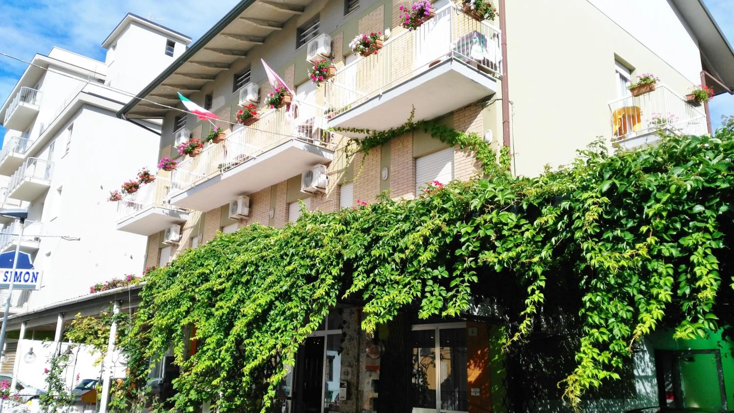 Hotel Simon
