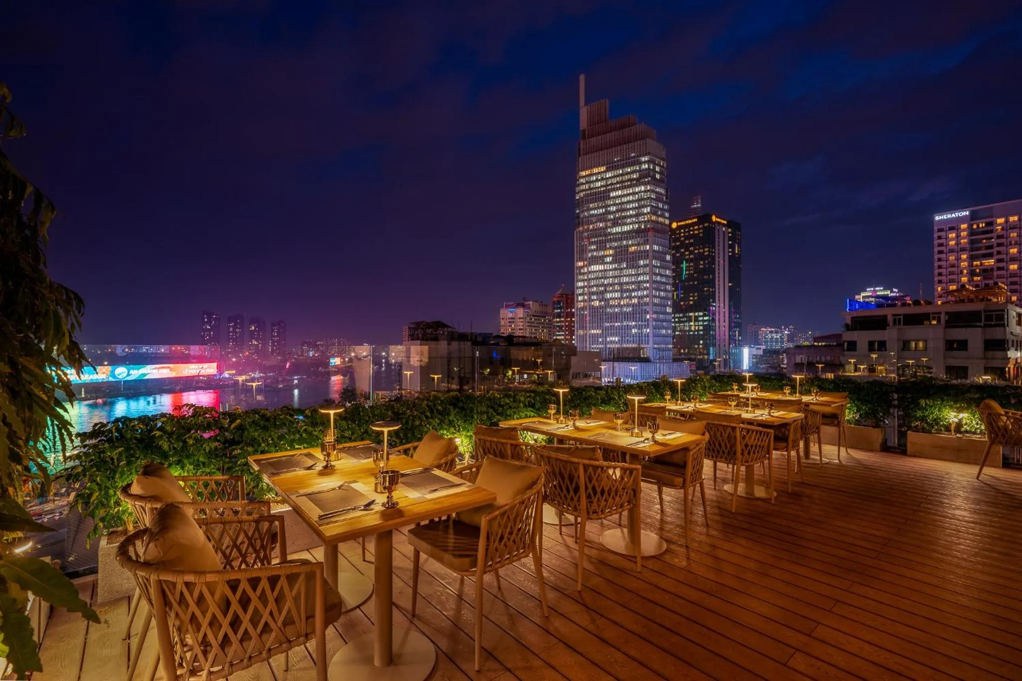 Restaurant/places to eat in Adora Mira Riverside