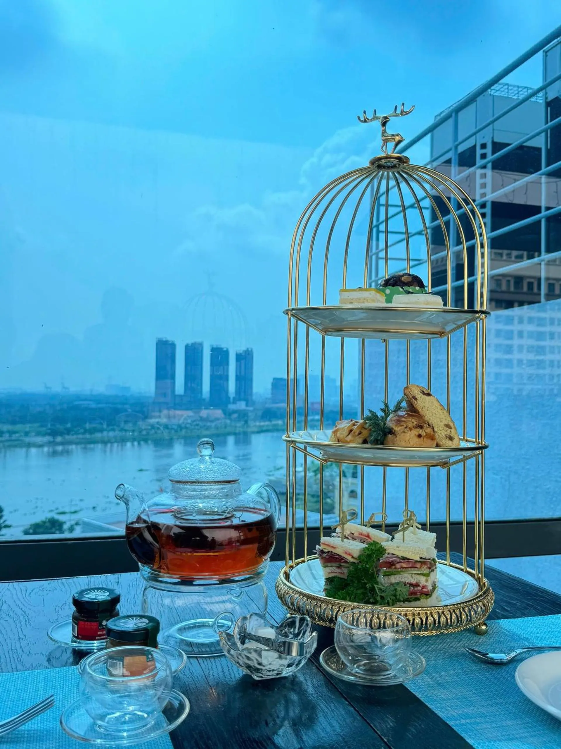 Lounge or bar in Adora Mira Riverside - Upgrading for your comfort