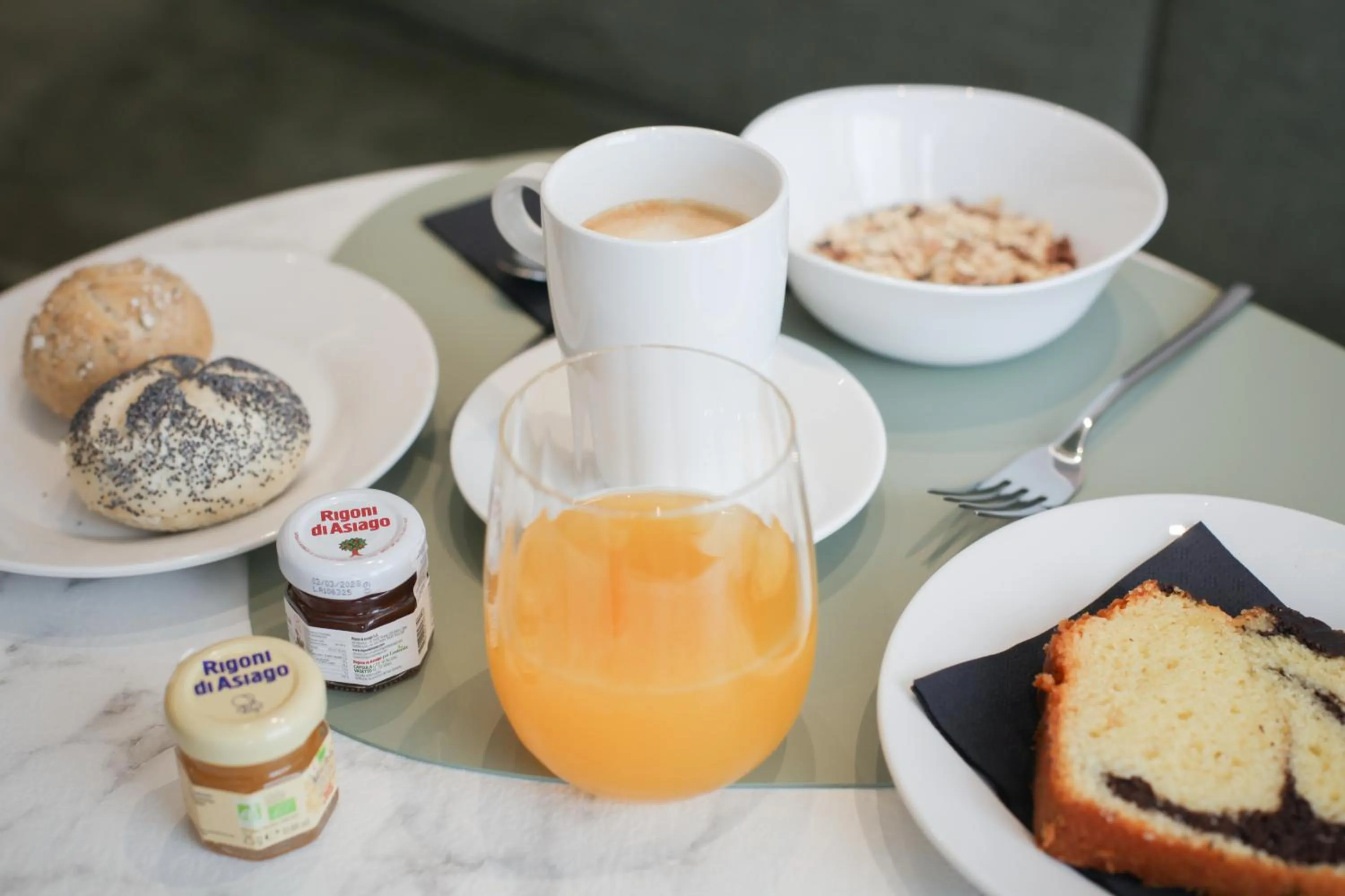 Breakfast in The FLOOR