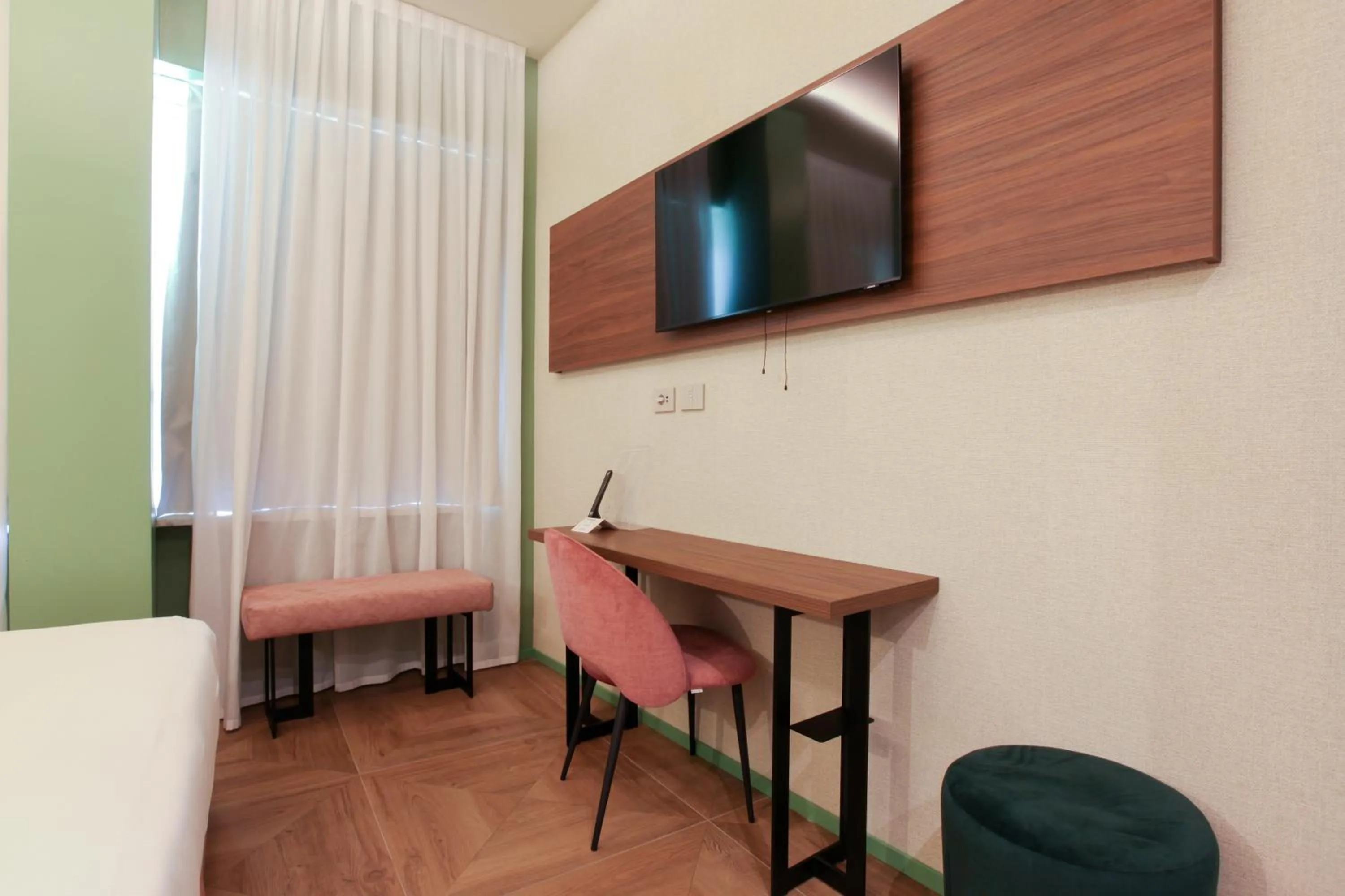 Photo of the whole room, Bed in The FLOOR