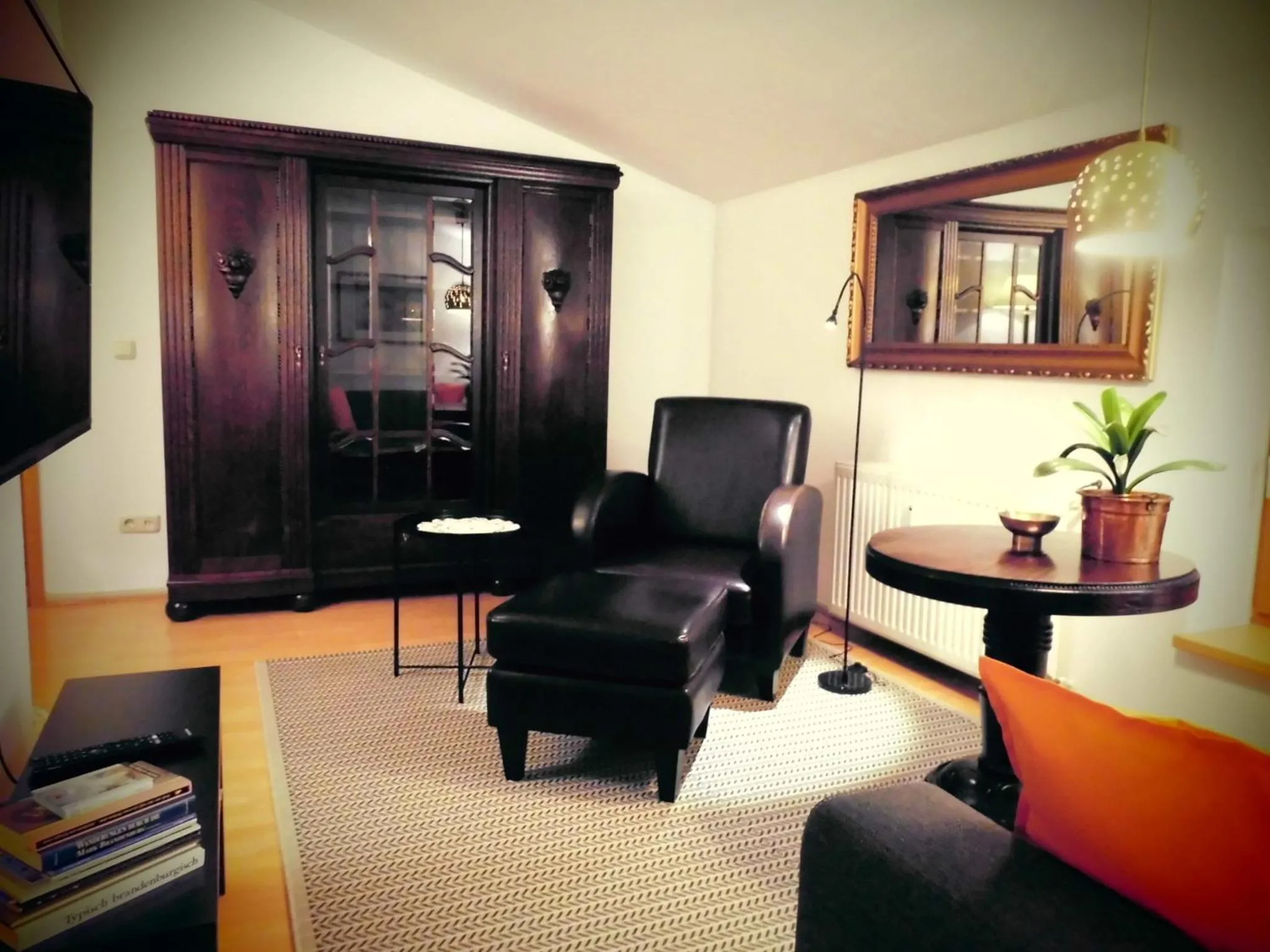 Photo of the whole room in SchlossparkFerienwohnungen Rheinsberg mit Garten