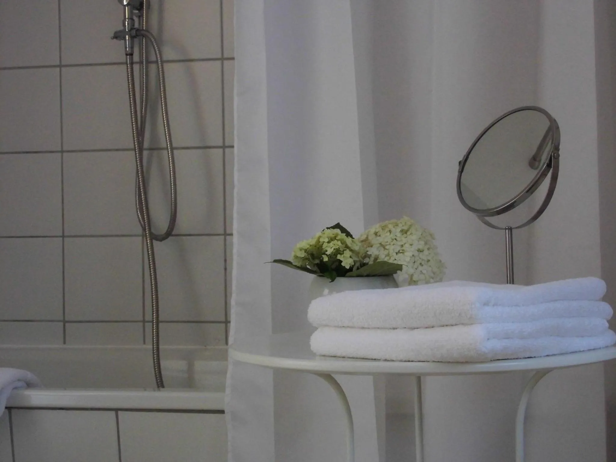 Bathroom in SchlossparkFerienwohnungen Rheinsberg mit Garten