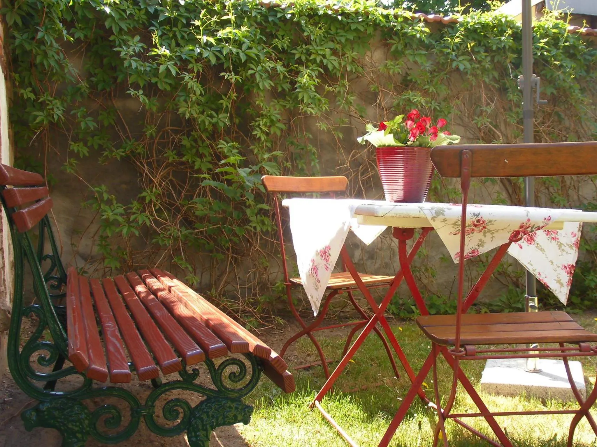 Garden in SchlossparkFerienwohnungen Rheinsberg mit Garten