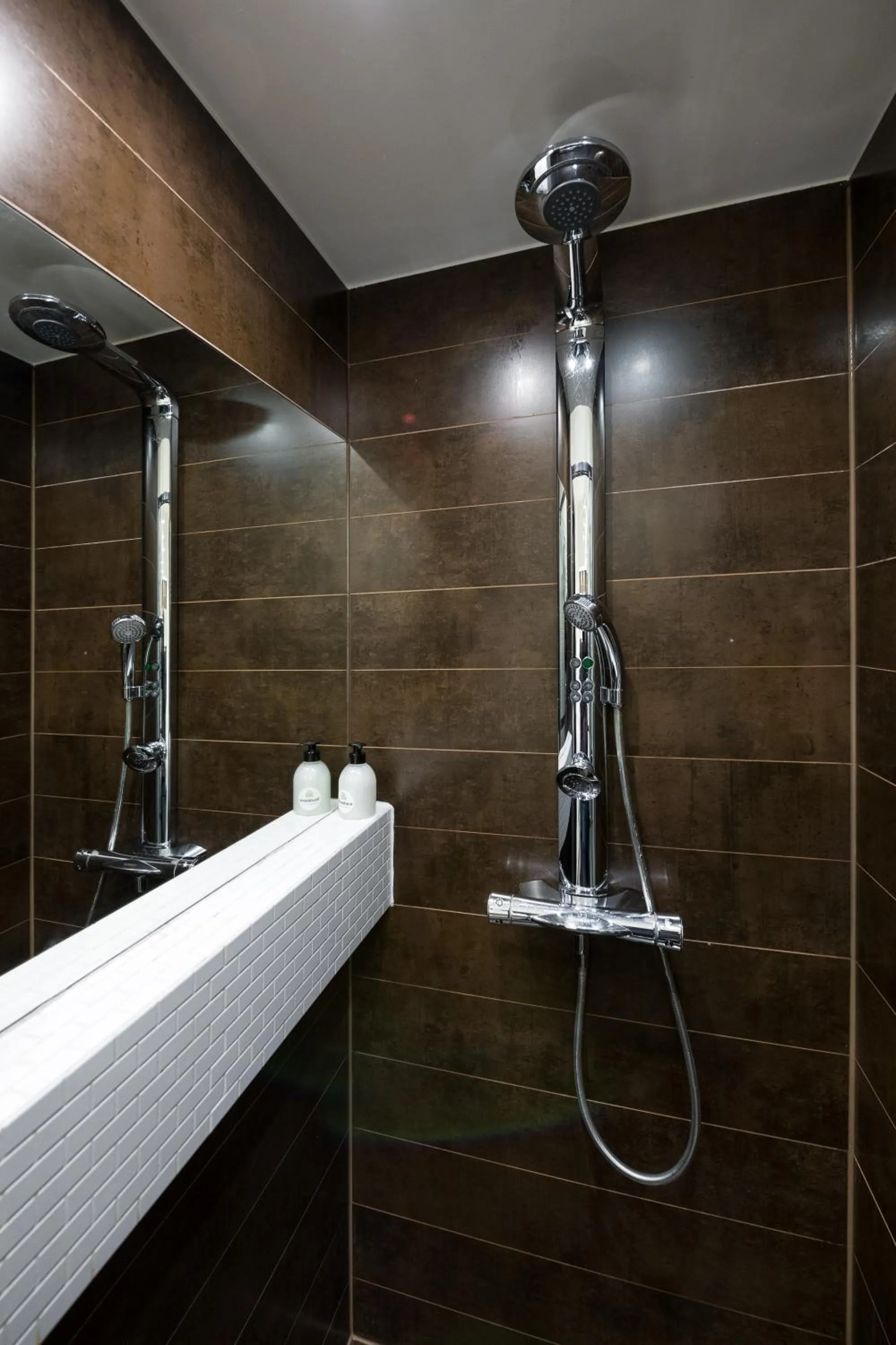 Shower in Yourplace Central Apartments