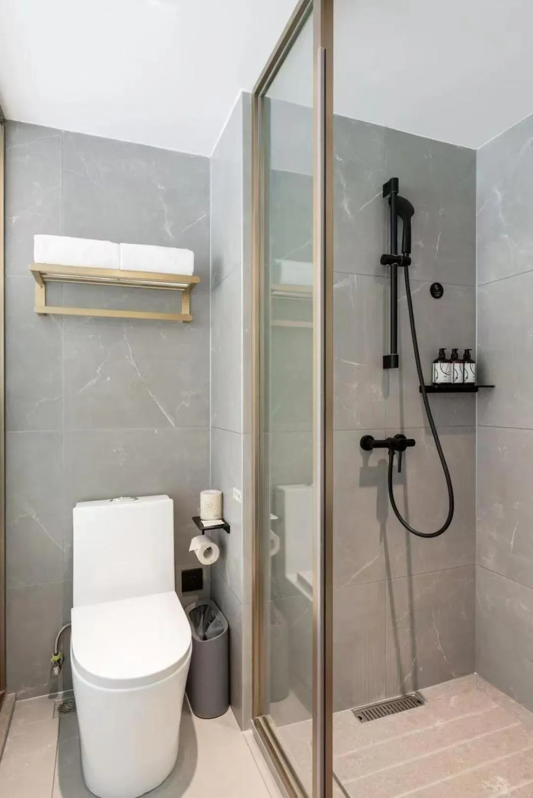 Toilet in Atour Light Hotel Dalian Xinghai Square Hang Lung Shopping Center