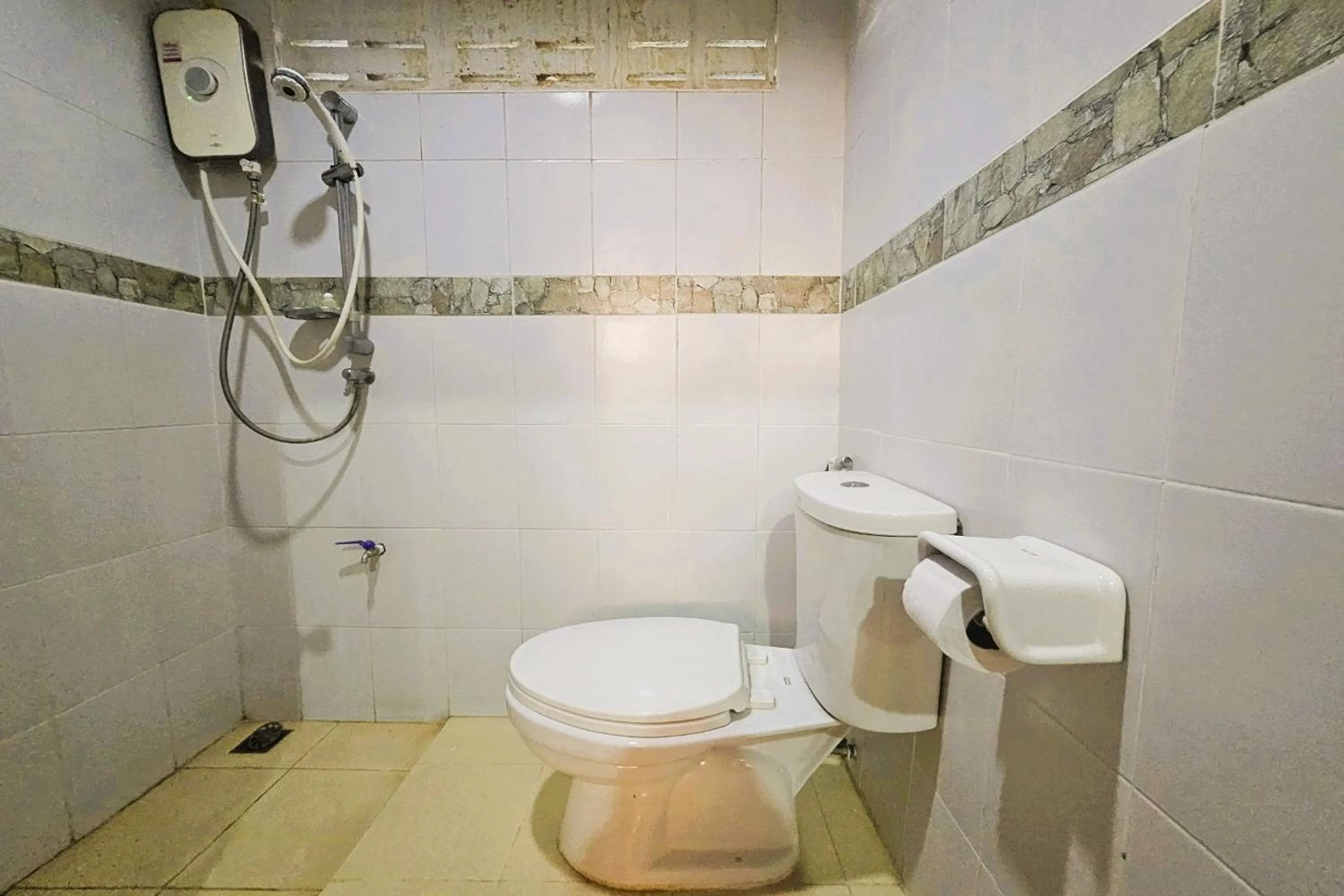 Bathroom in Thai Gallery Baantawai