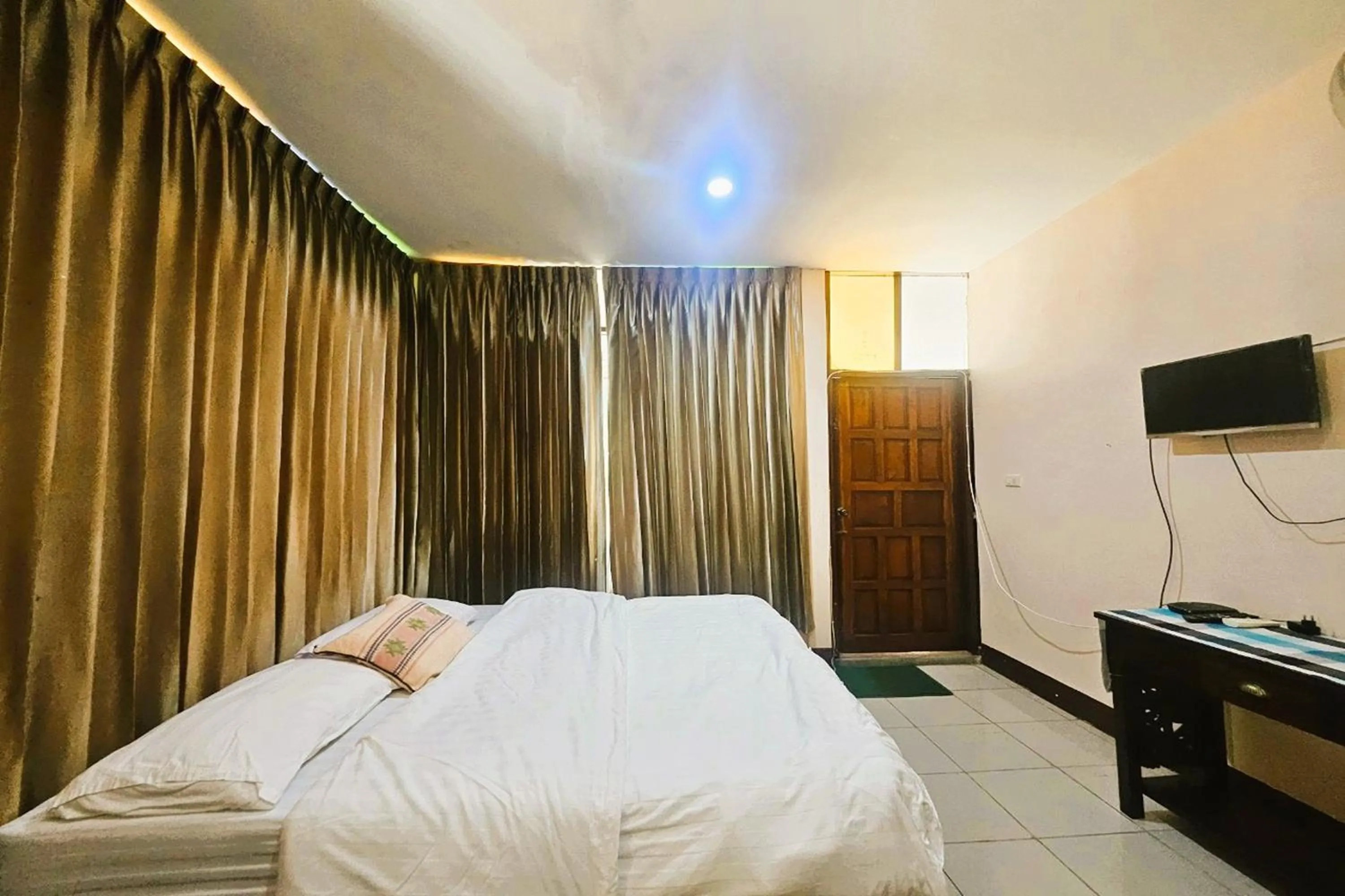 Bedroom, Bed in Thai Gallery Baantawai