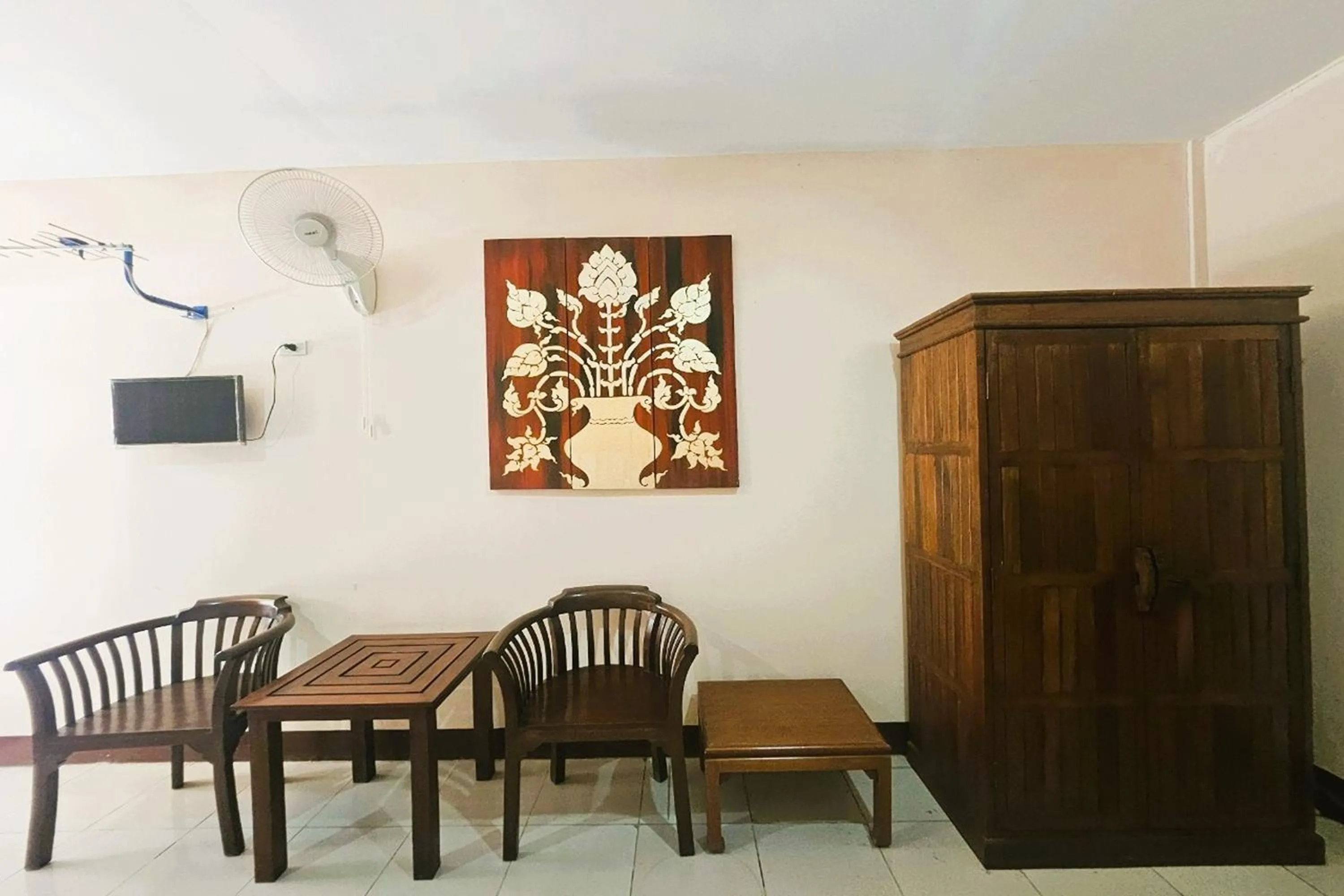 Seating area in Thai Gallery Baantawai