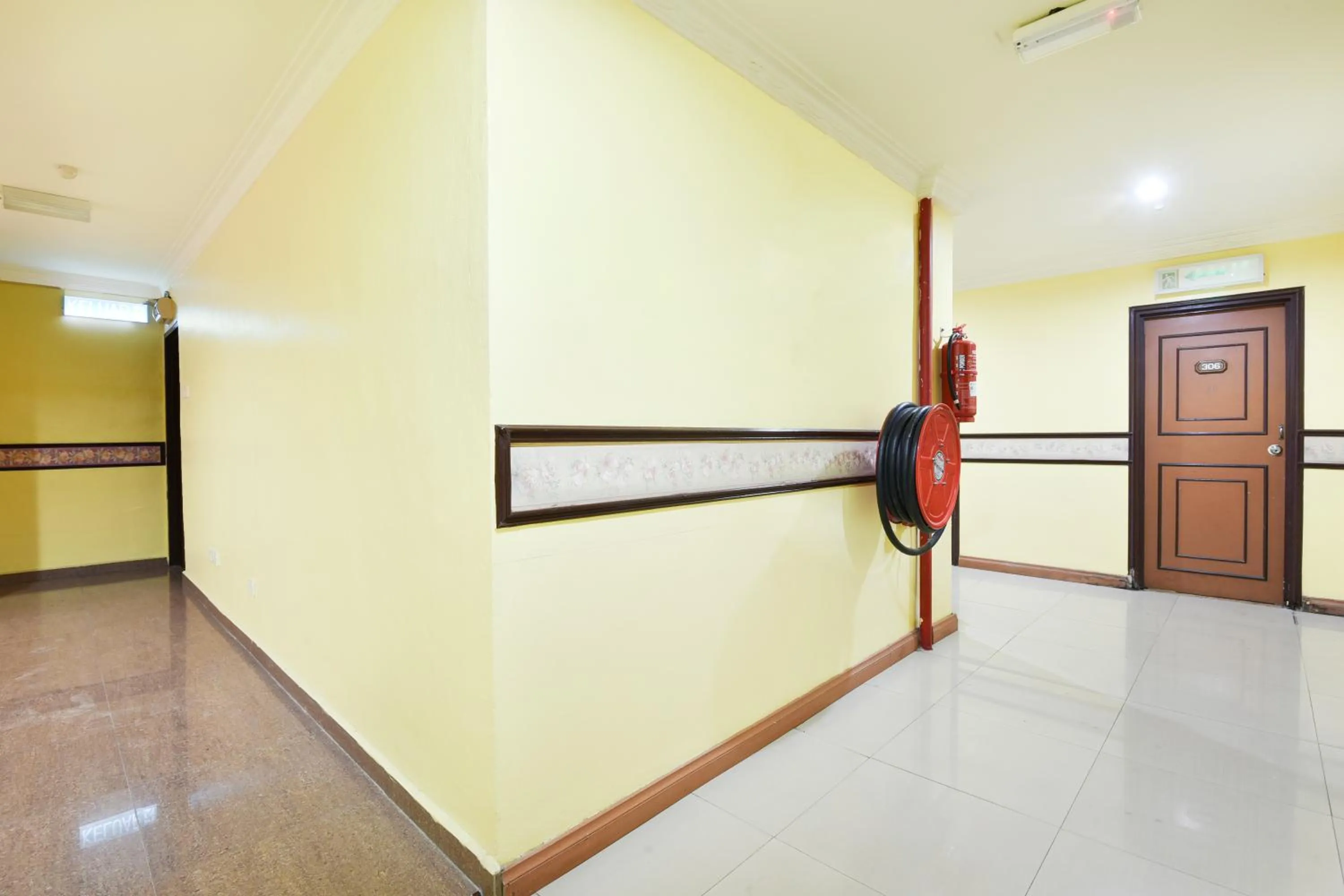 Lobby or reception in Hotel O Kota Bharu Near War Museum Formerly Azam Hotel