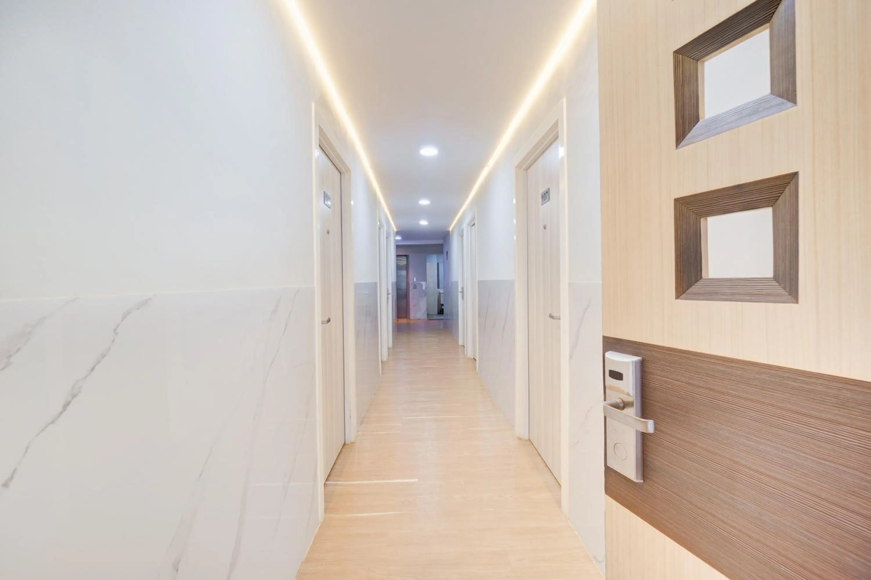 Lobby or reception in Hotel O Tanjung Duren Near Mall Citraland Formerly Suba Hotel