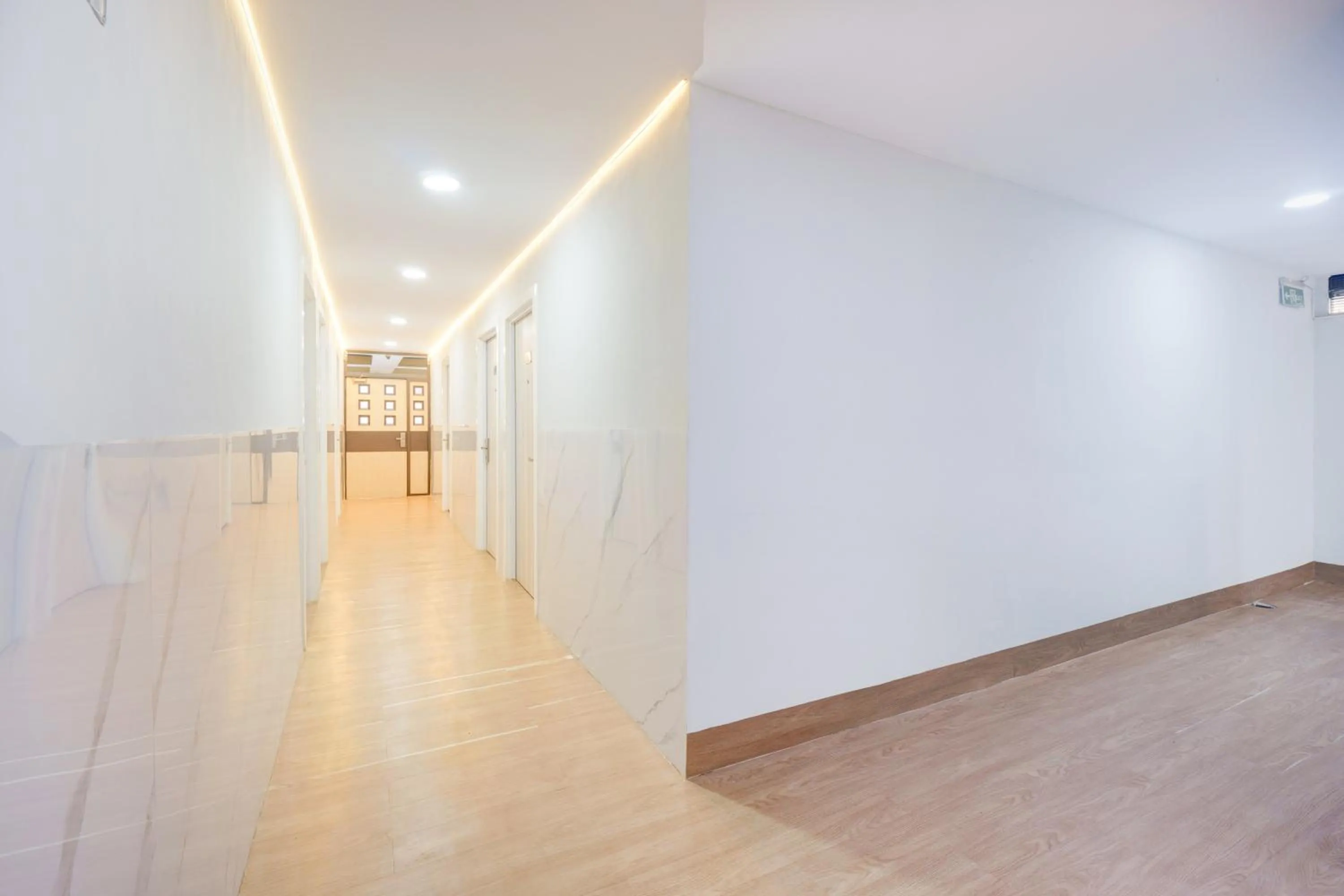 Lobby or reception in Hotel O Tanjung Duren Near Mall Citraland Formerly Suba Hotel