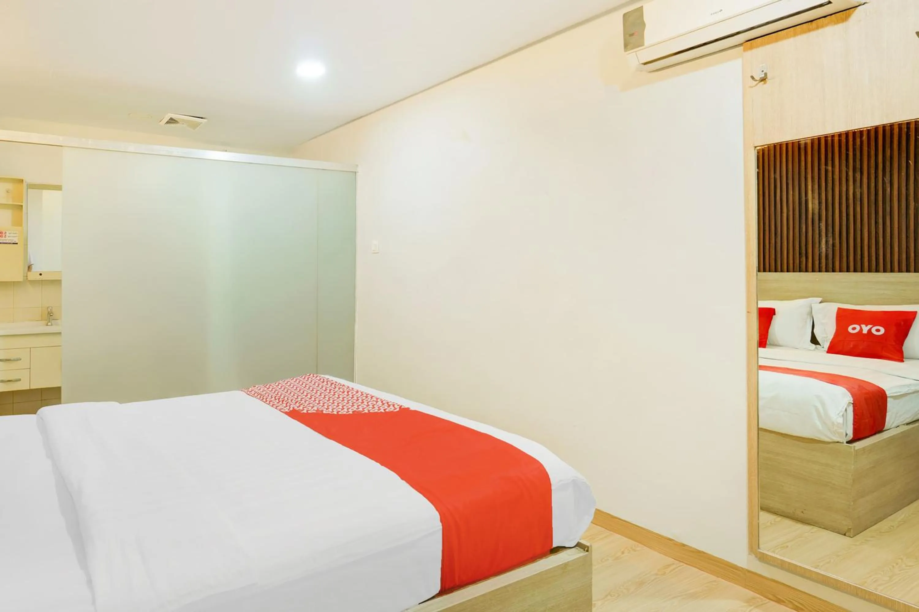 Bedroom, Bed in Hotel O Tanjung Duren Near Mall Citraland Formerly Suba Hotel