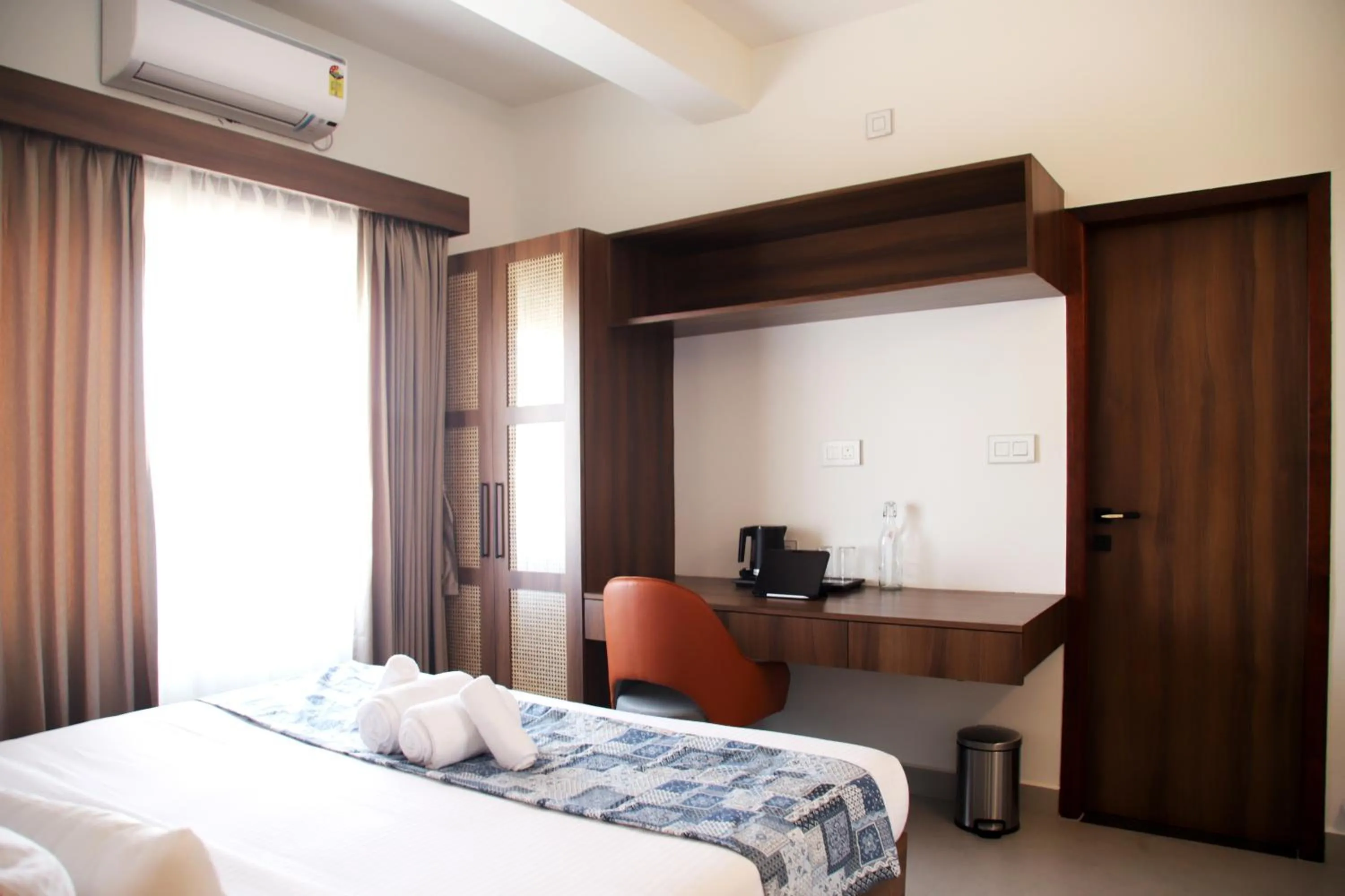 Bed in Hunkal Stays