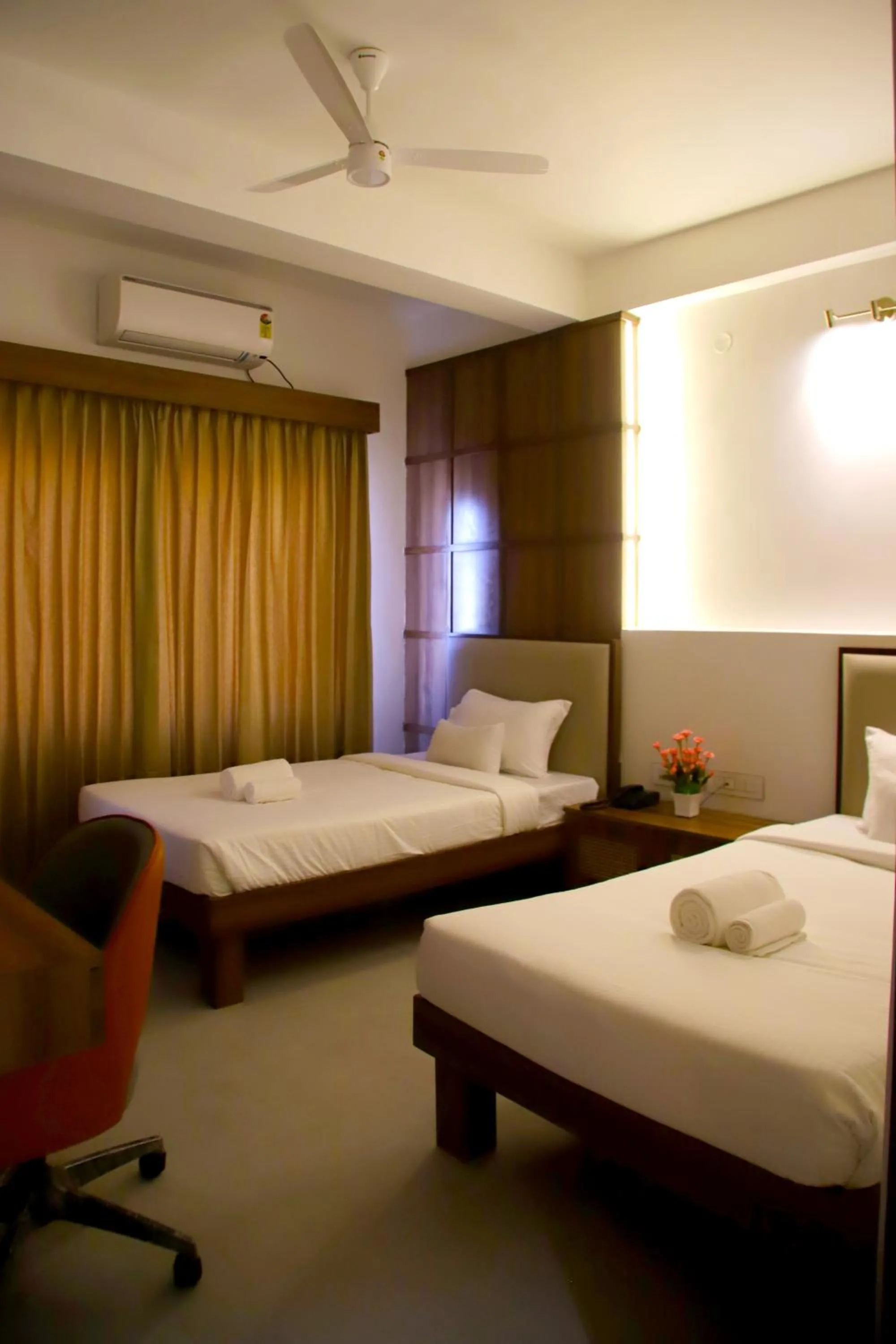 Bed in Hunkal Stays