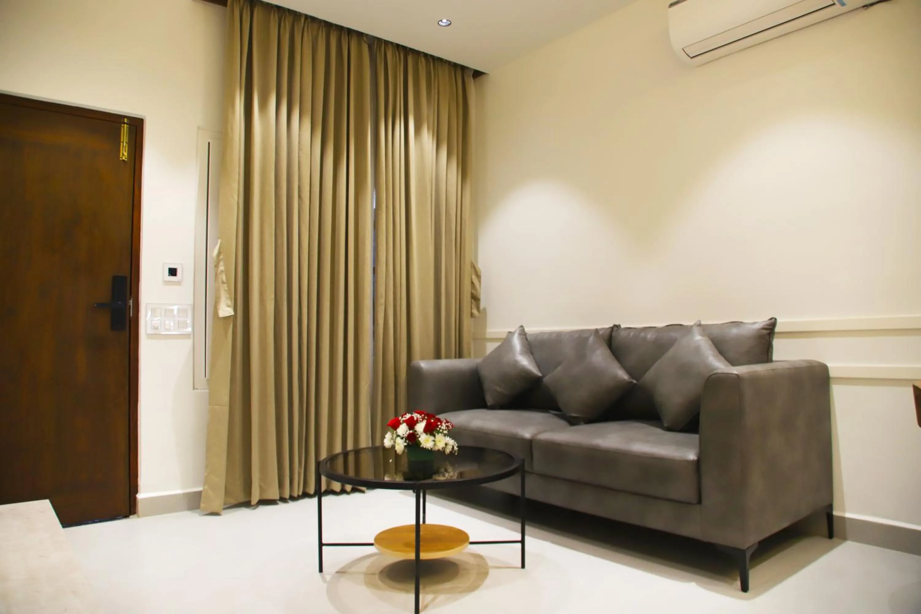 Living room in Hunkal Stays