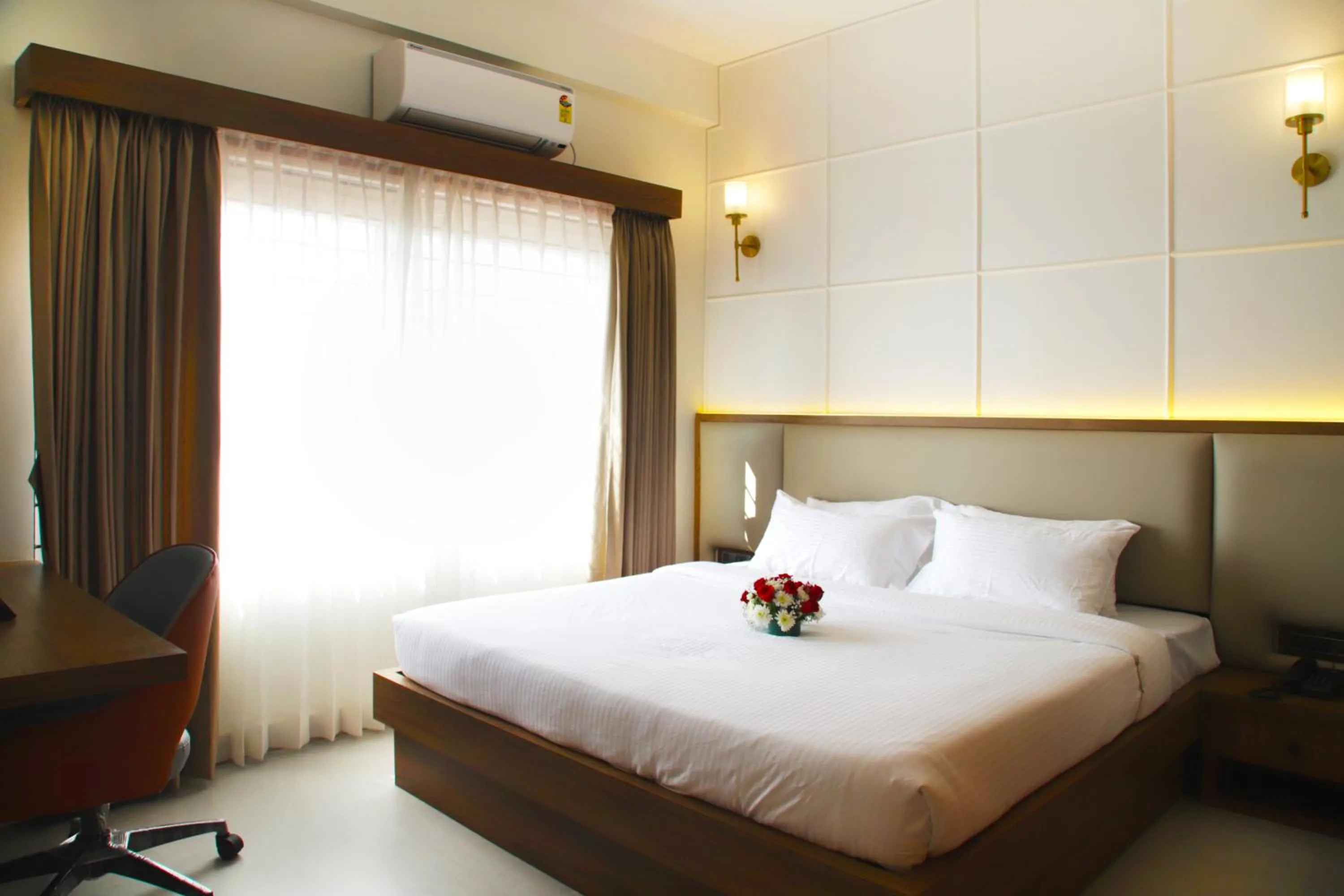 Bed in Hunkal Stays