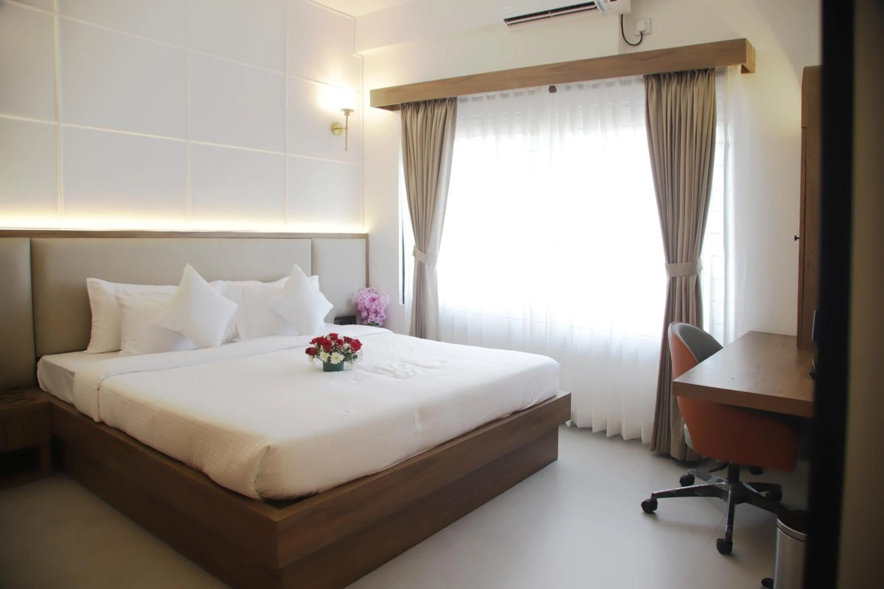 Bed in Hunkal Stays
