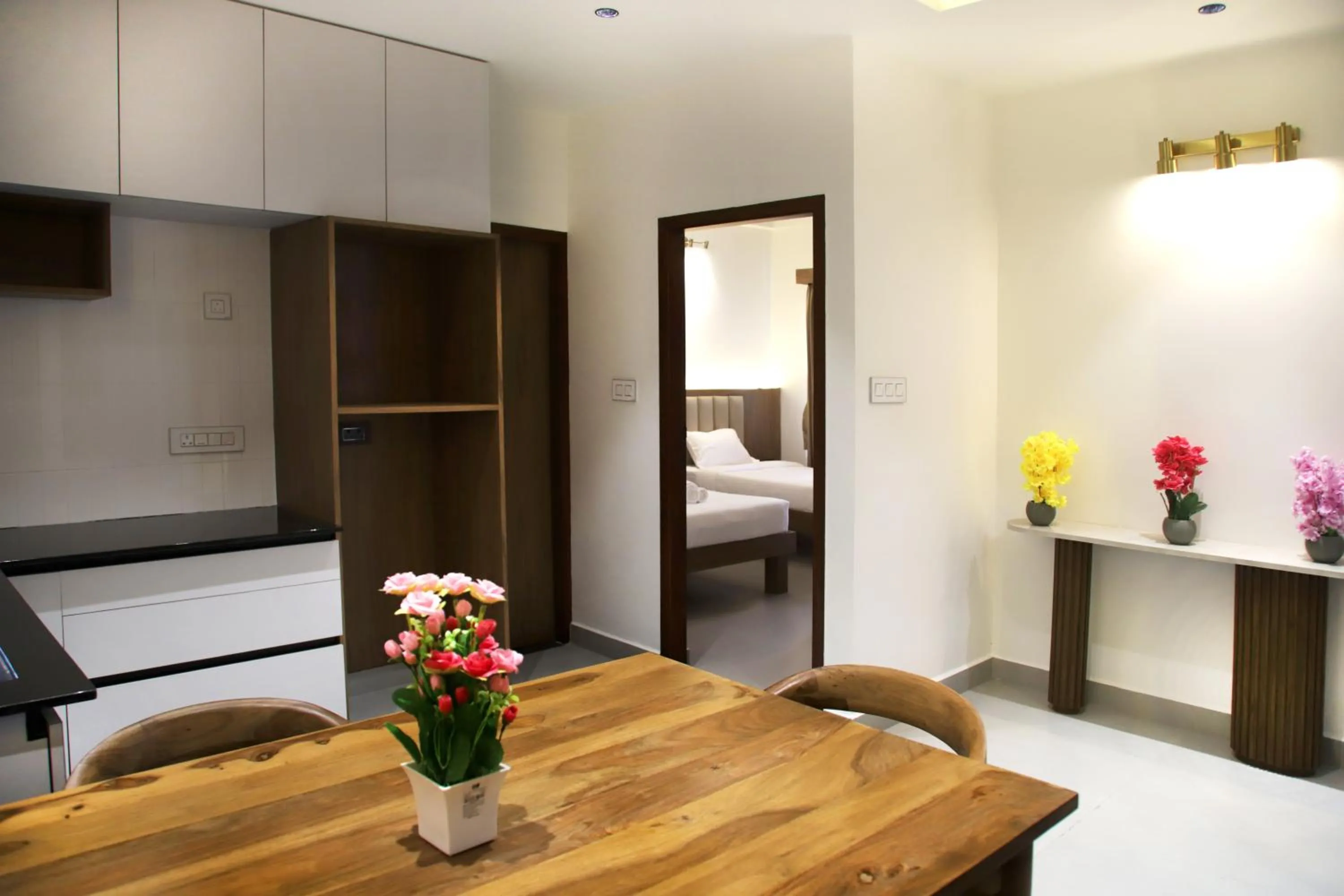Living room, Bed in Hunkal Stays