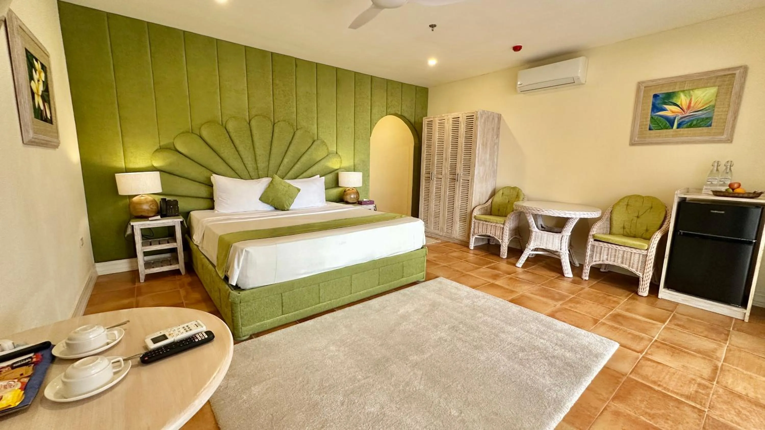 Bedroom, Bed in Coco Sunset Beach Resort