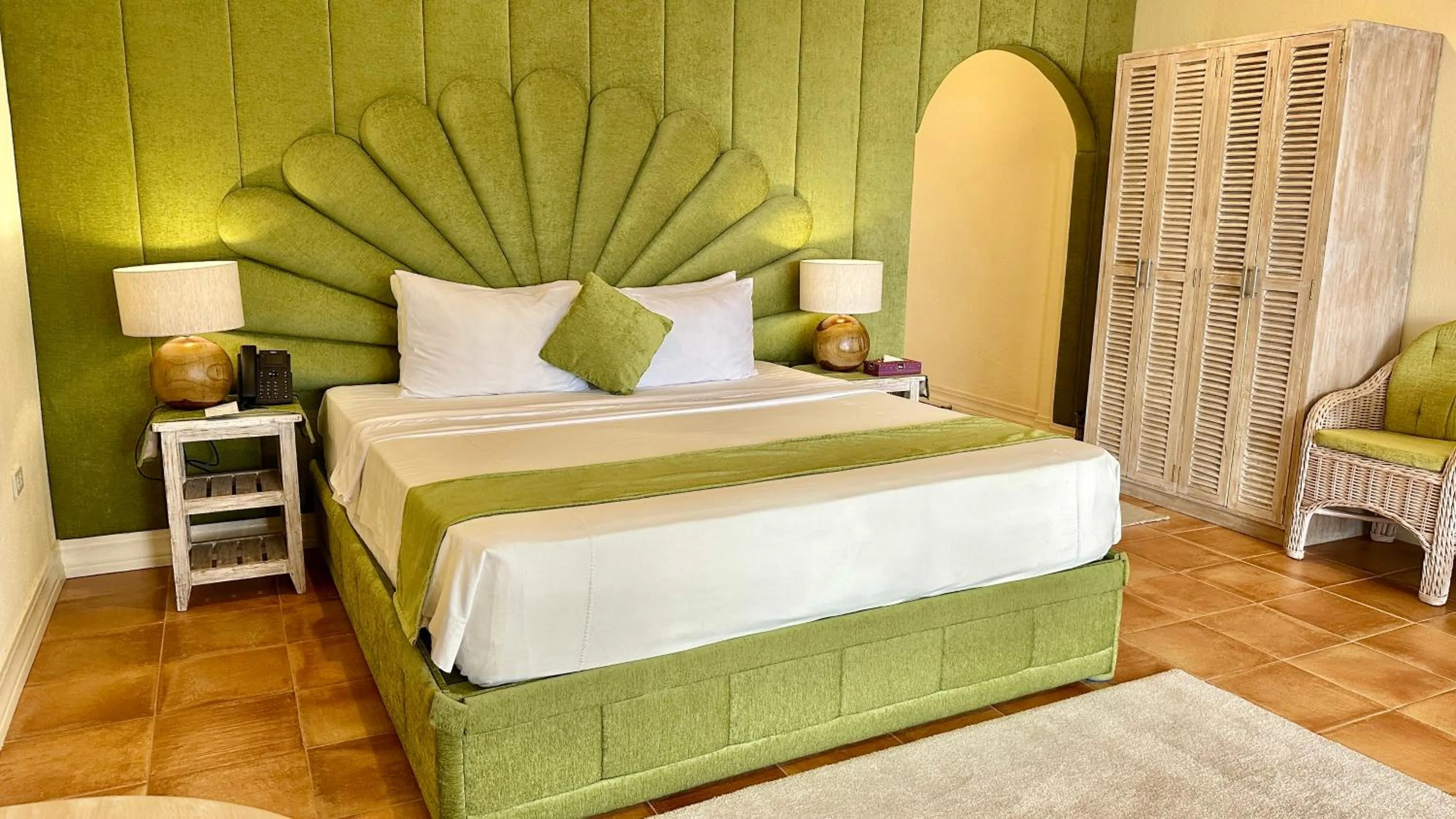 Bedroom, Bed in Coco Sunset Beach Resort