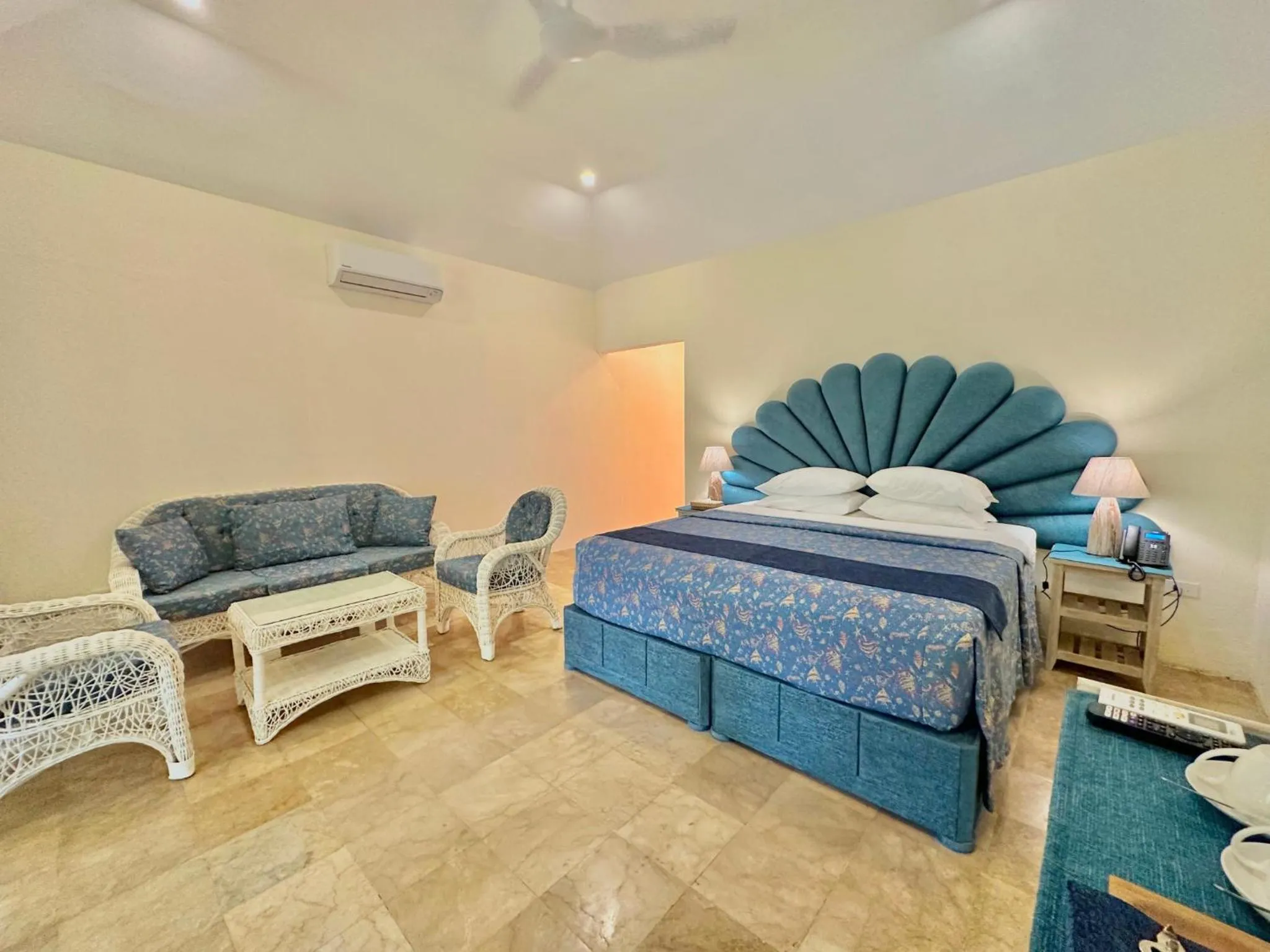 Bedroom, Bed in Coco Sunset Beach Resort