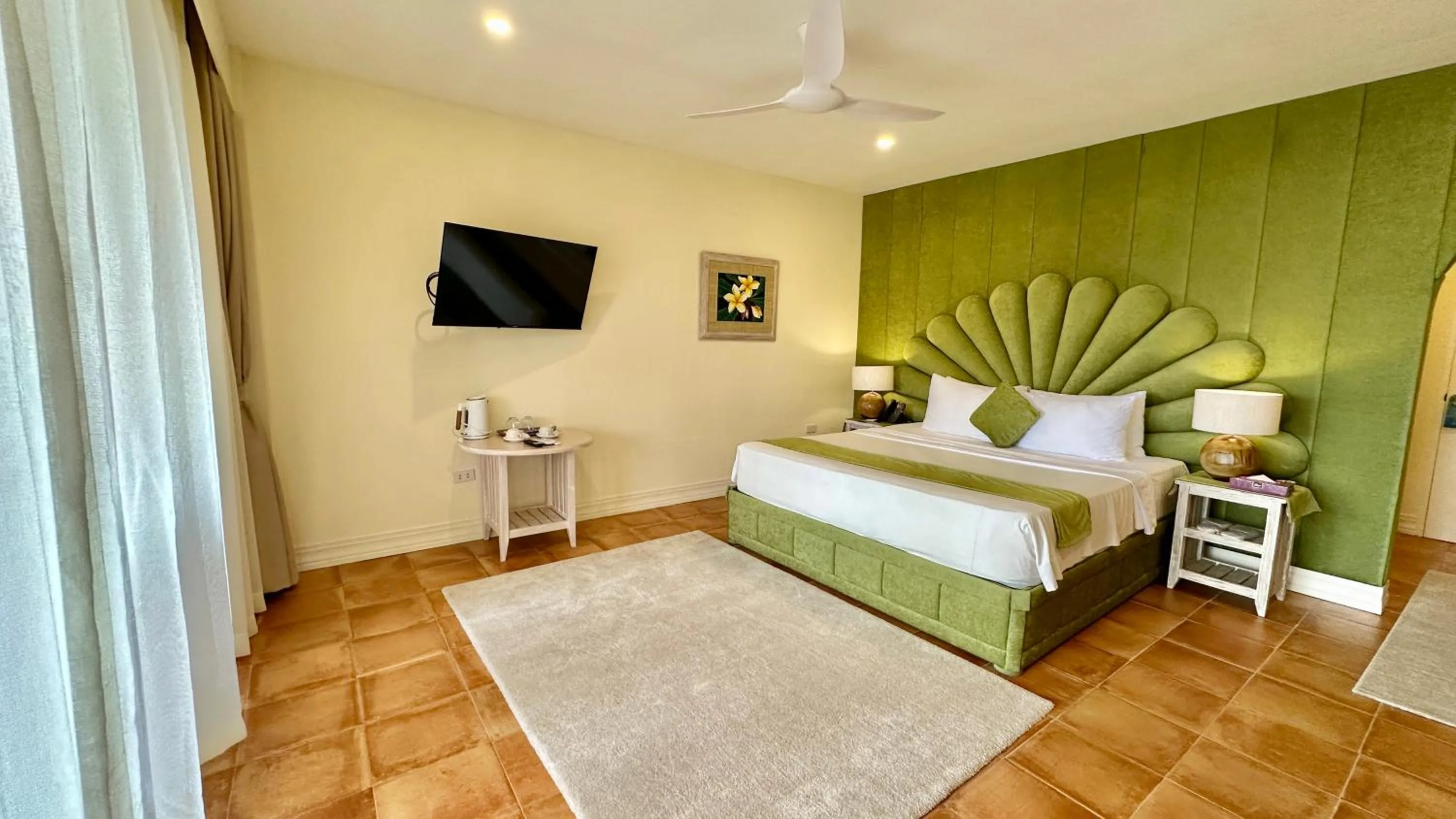 Bedroom, Bed in Coco Sunset Beach Resort