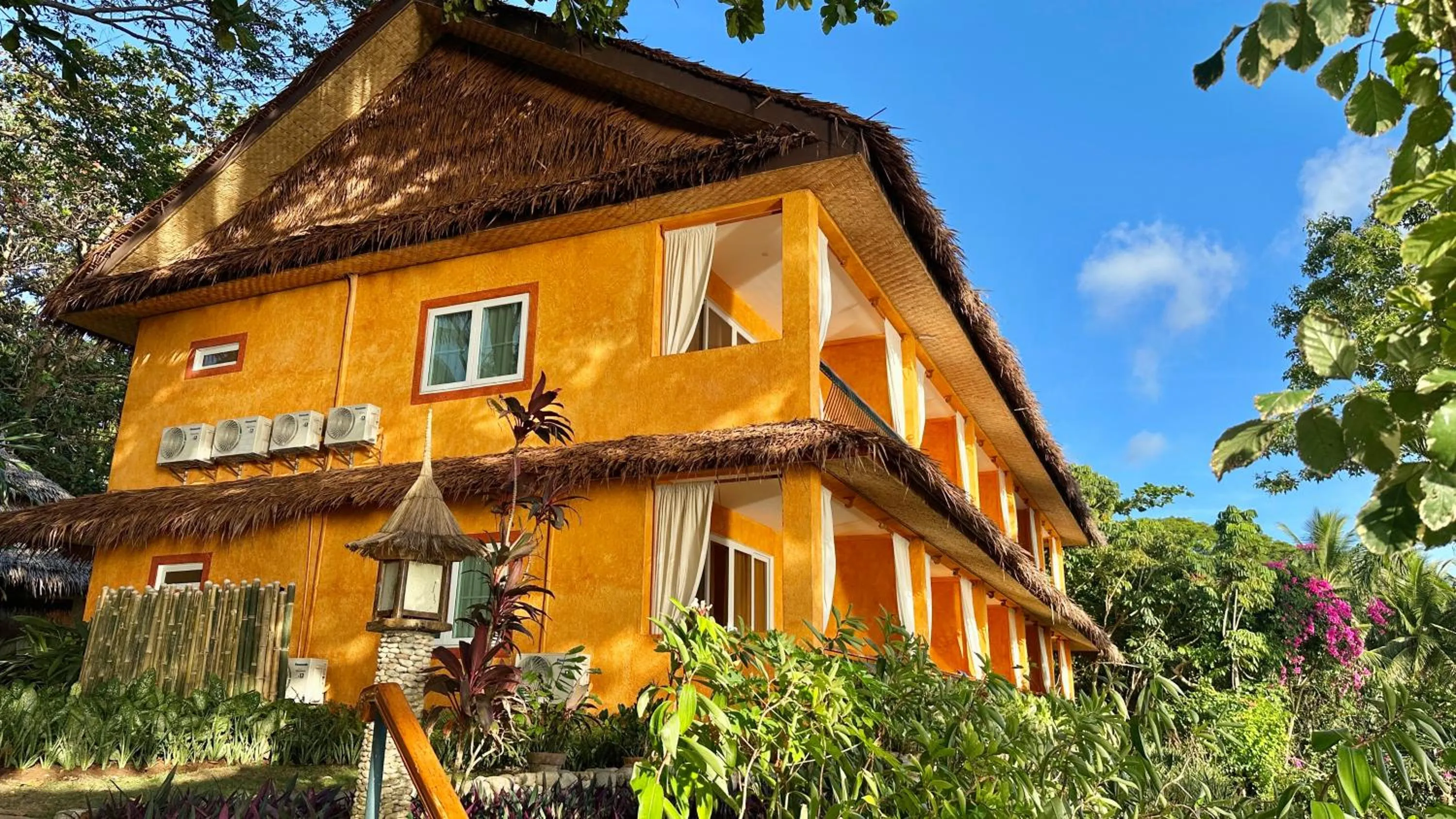 Property building in Coco Sunset Beach Resort