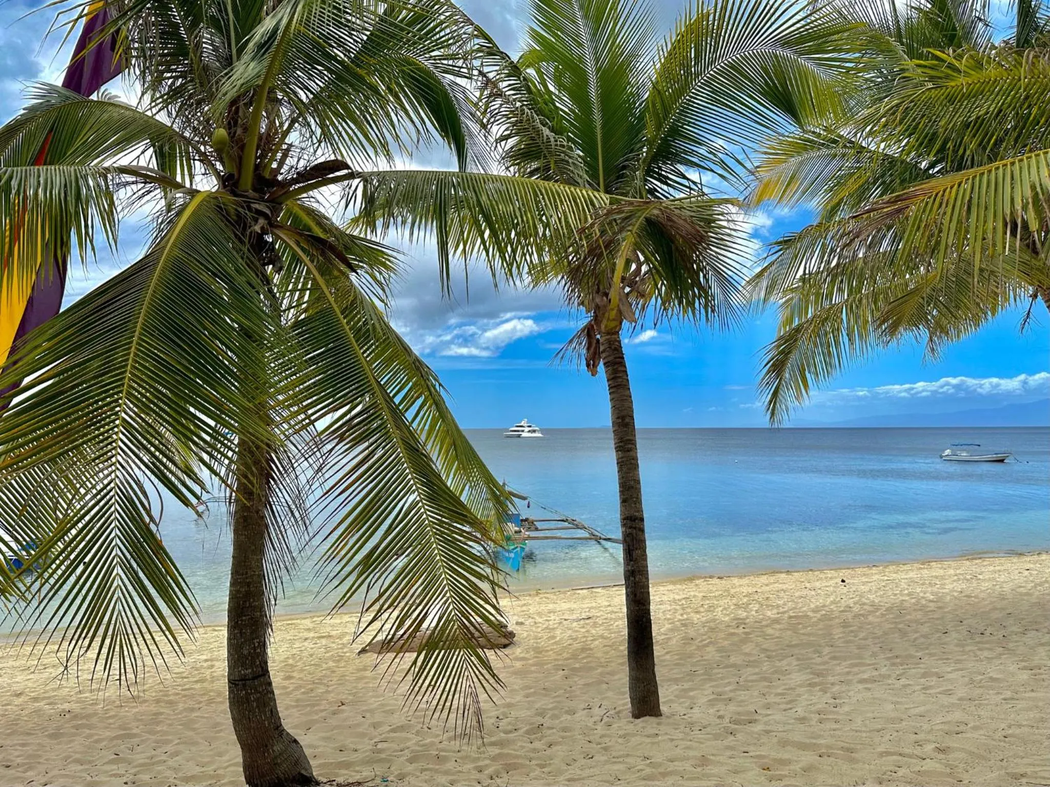 Beach in Coco Sunset Beach Resort