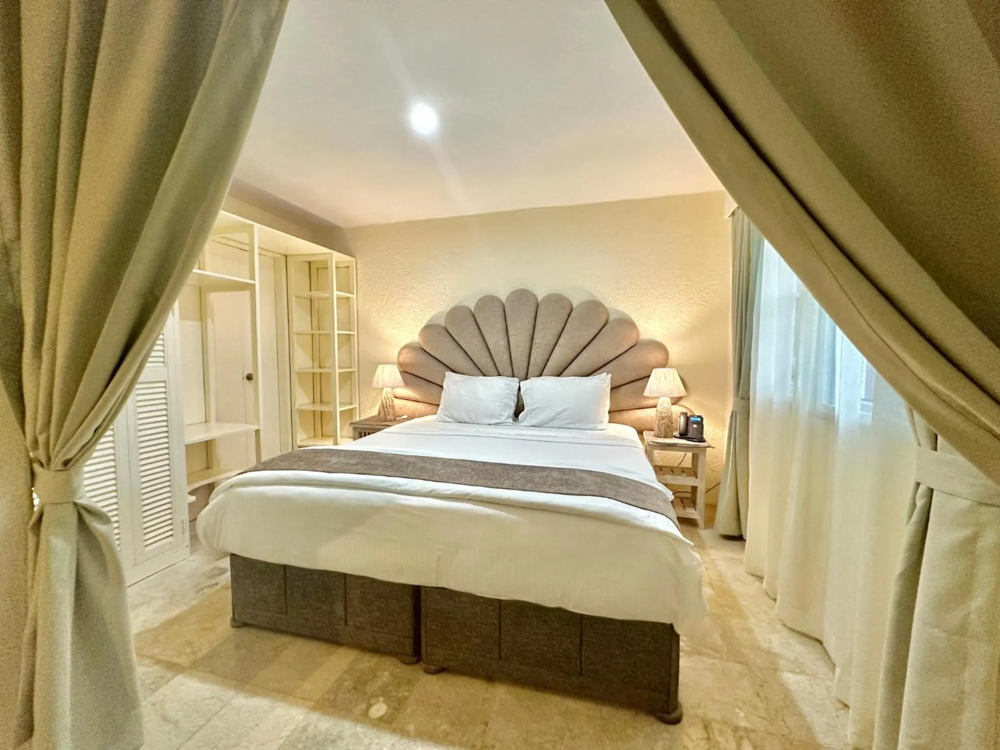 Bedroom, Bed in Coco Sunset Beach Resort