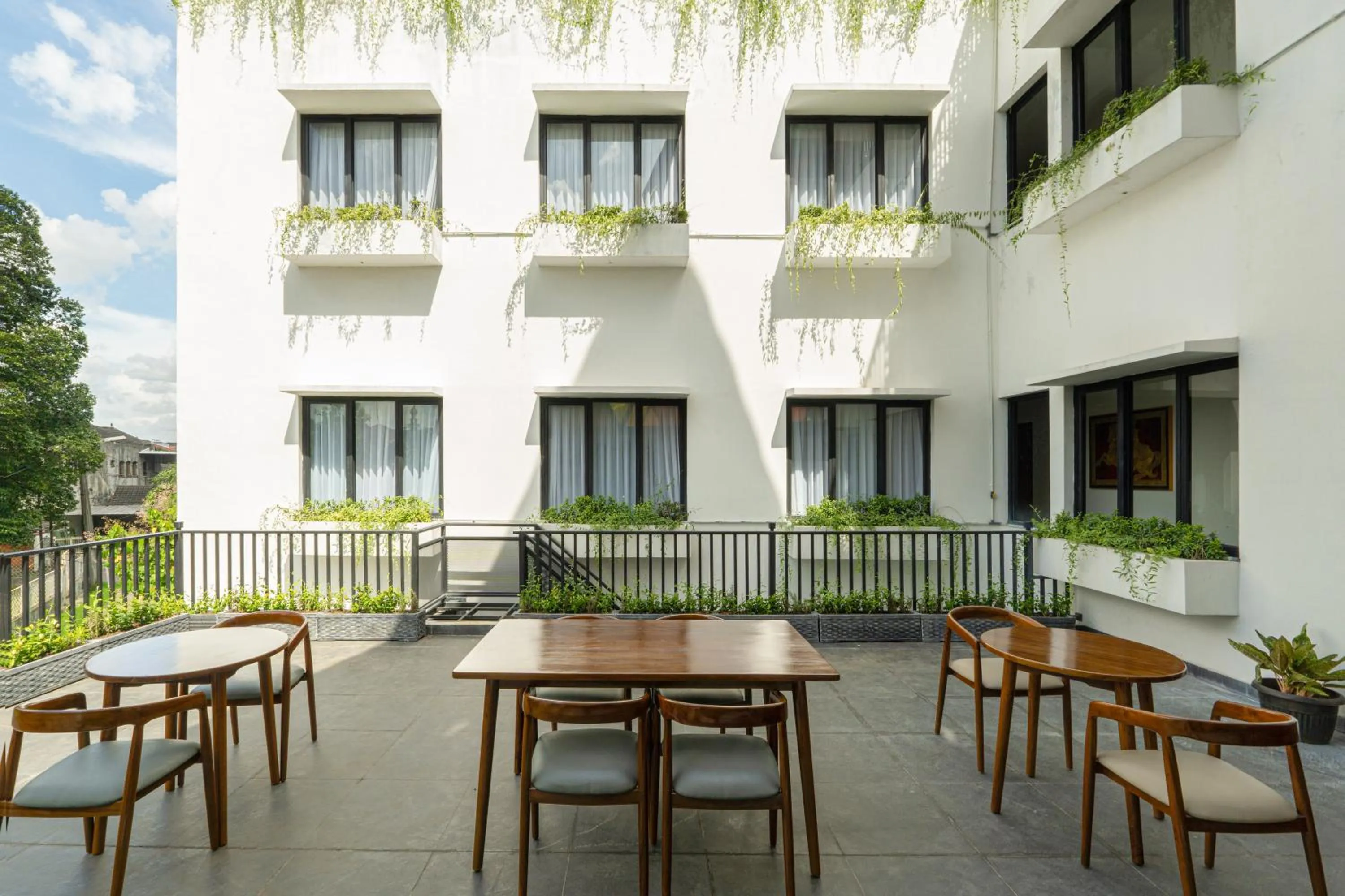 Property building in Svarnabumi Hotel