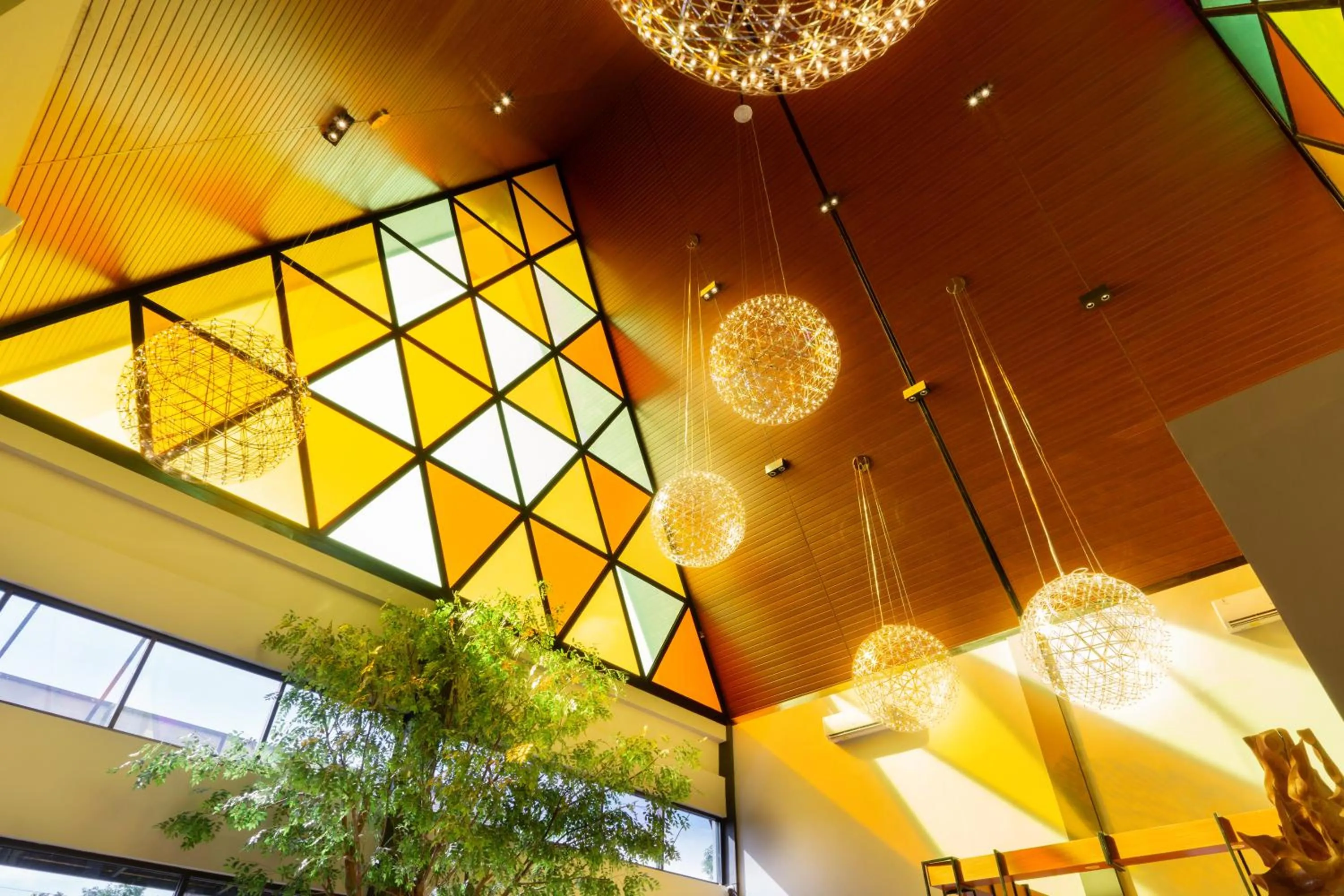 Restaurant/places to eat in Svarnabumi Hotel