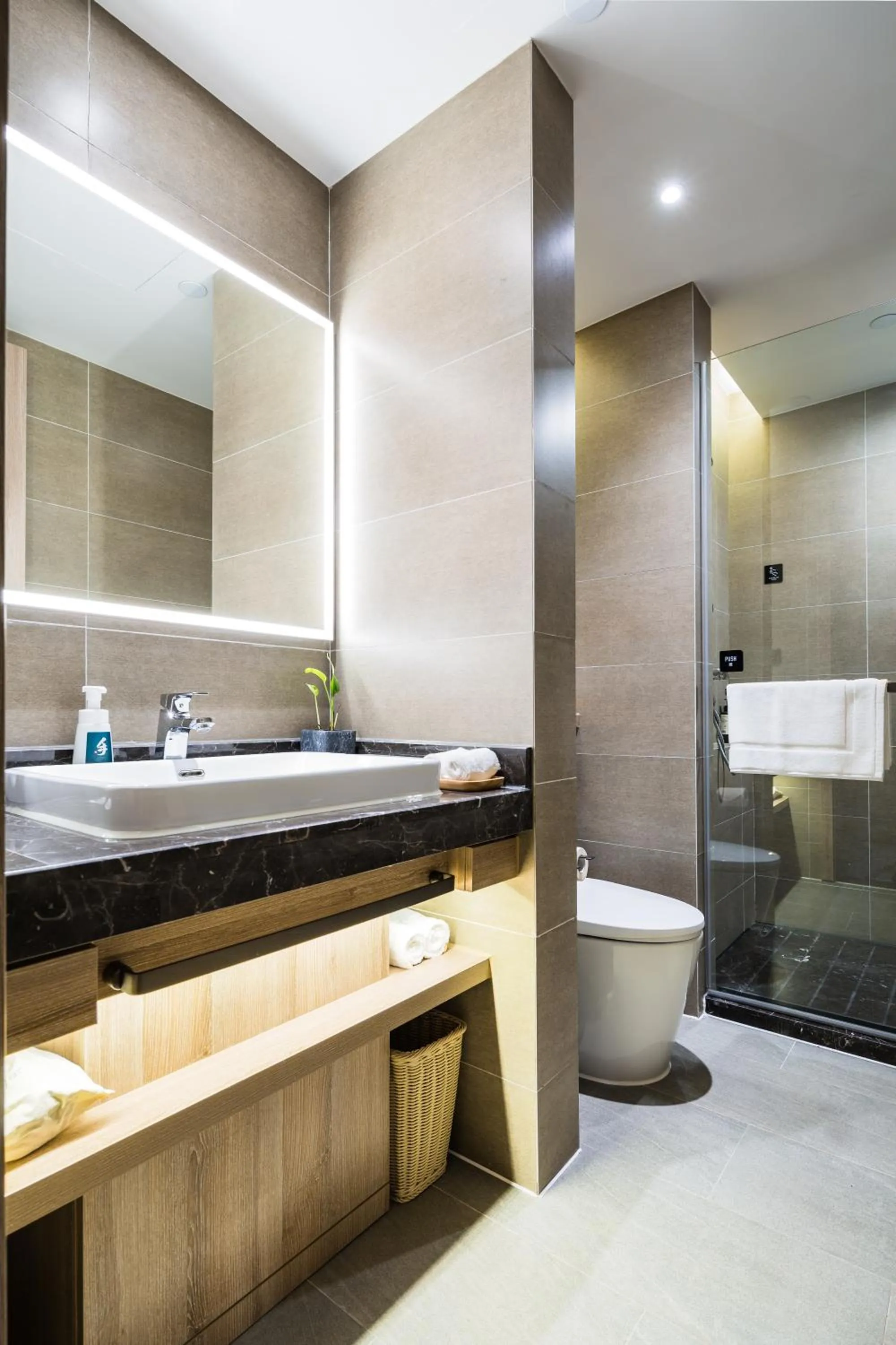 Toilet in Atour Hotel Qingdao May Fourth Square Yunxiao Road