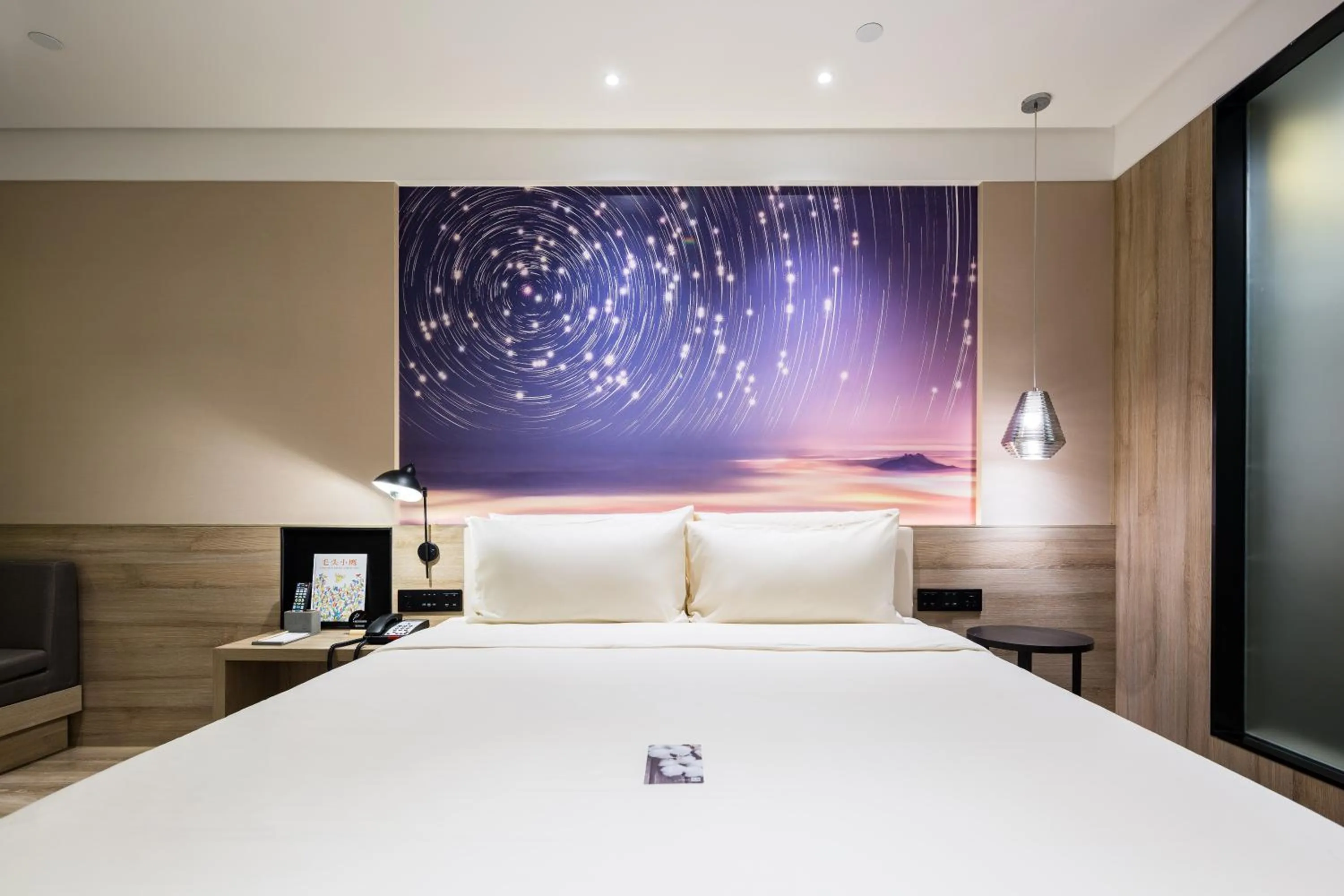 Bedroom, Bed in Atour Hotel Qingdao May Fourth Square Yunxiao Road