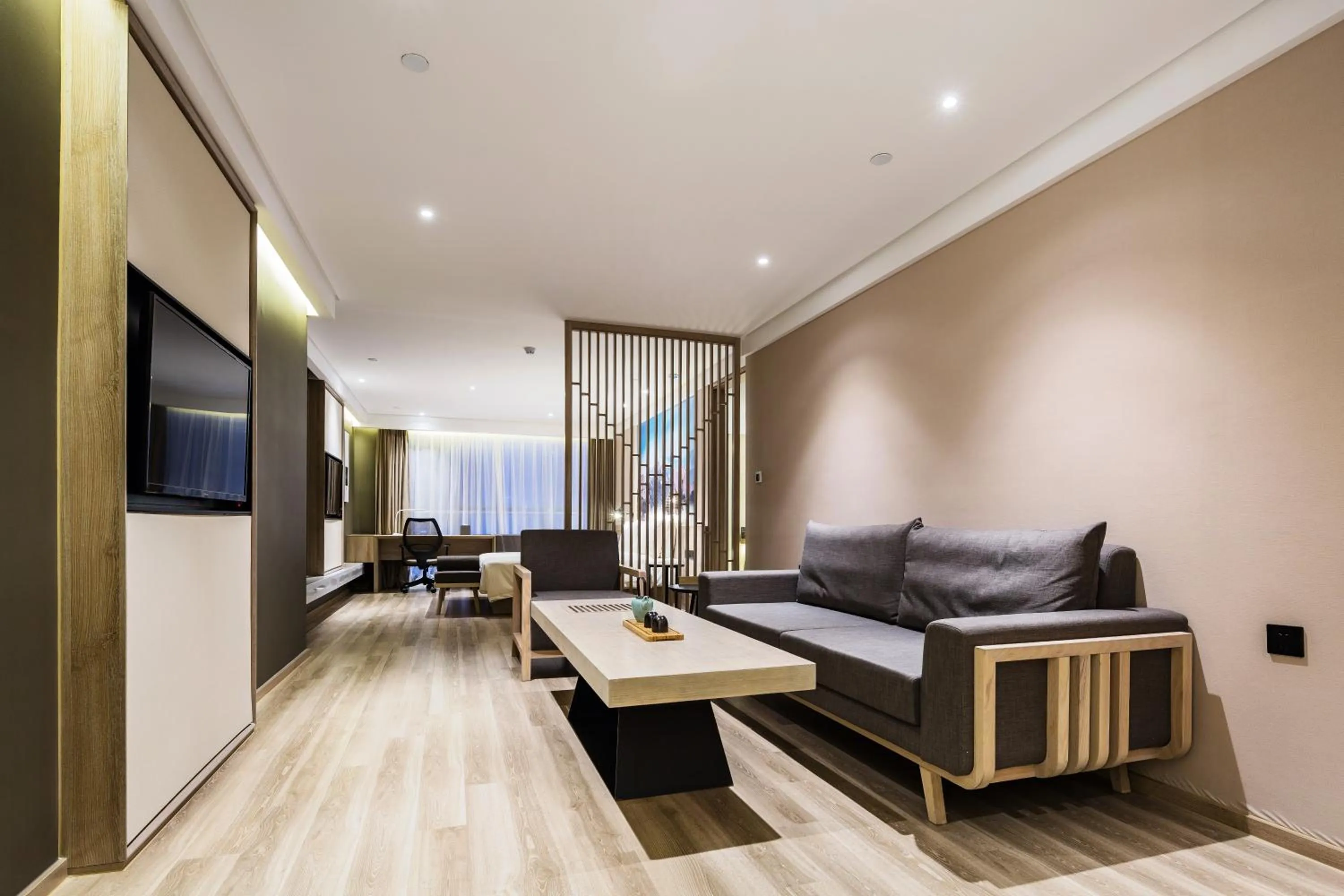 Communal lounge/ TV room in Atour Hotel Qingdao May Fourth Square Yunxiao Road