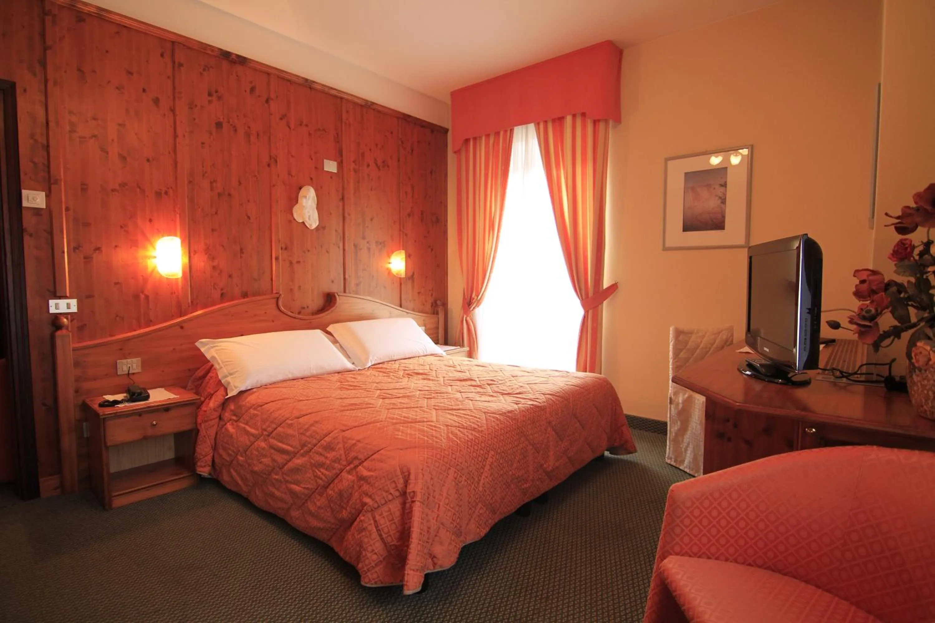 Bedroom, Bed in G. Hotel Des Alpes (Classic since 1912)
