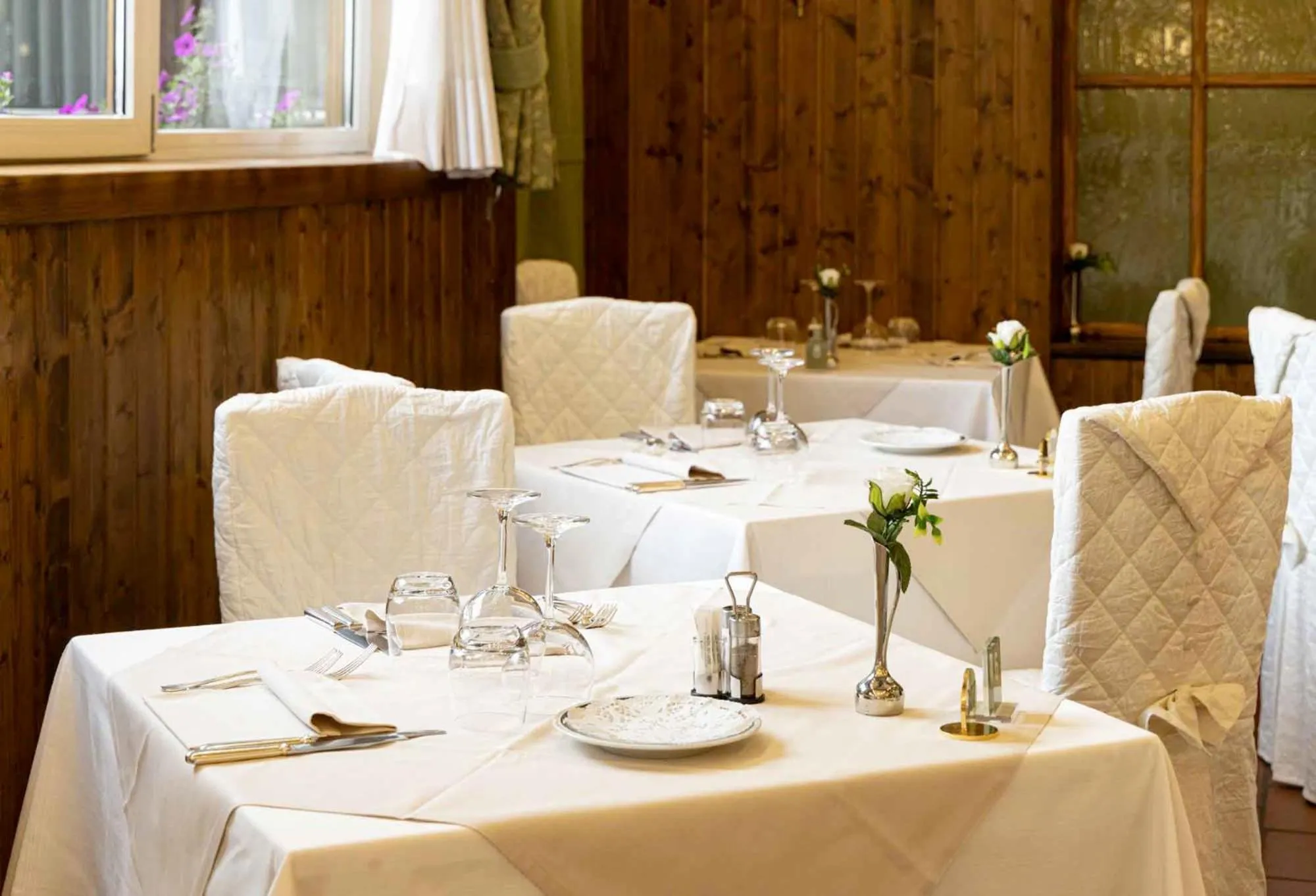 Restaurant/places to eat in G. Hotel Des Alpes (Classic since 1912)