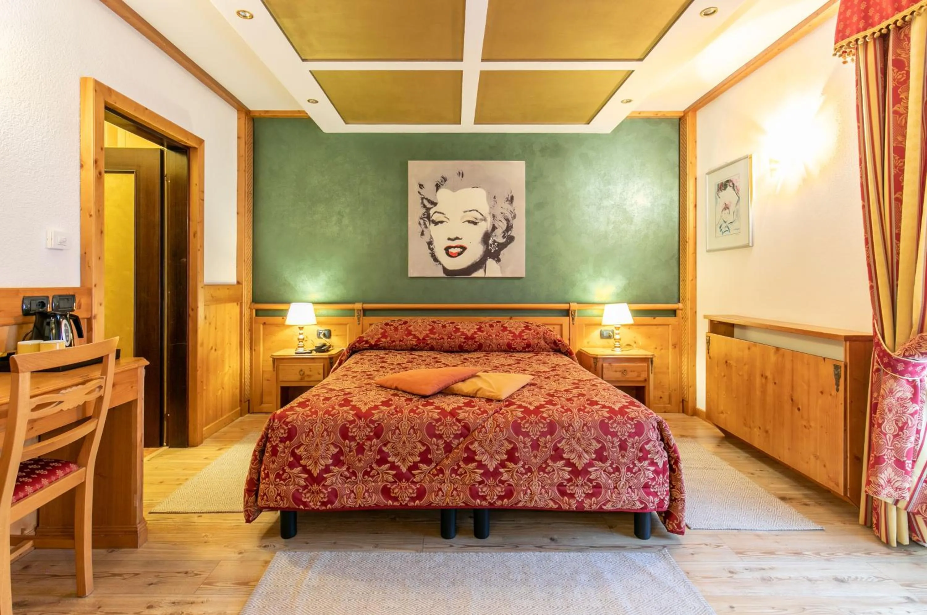 Bed in G. Hotel Des Alpes (Classic since 1912)