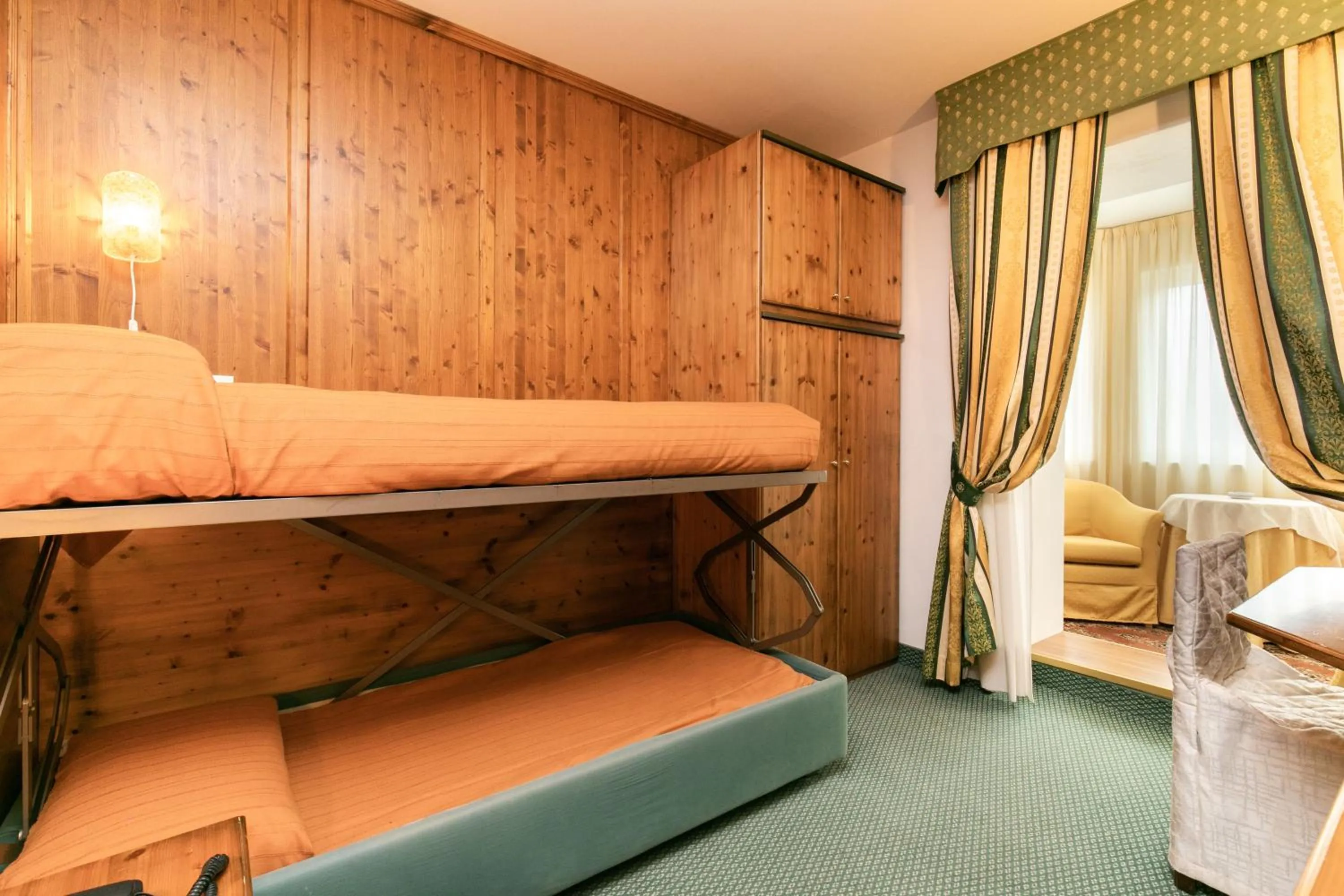Bed in G. Hotel Des Alpes (Classic since 1912)