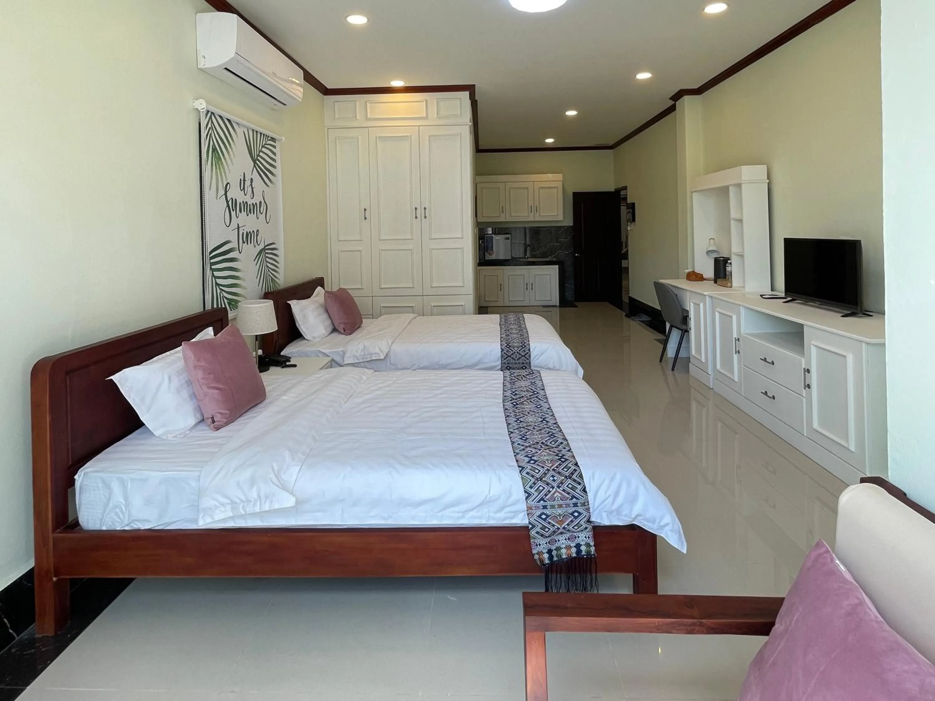 Photo of the whole room, Bed in Vanida Hotel